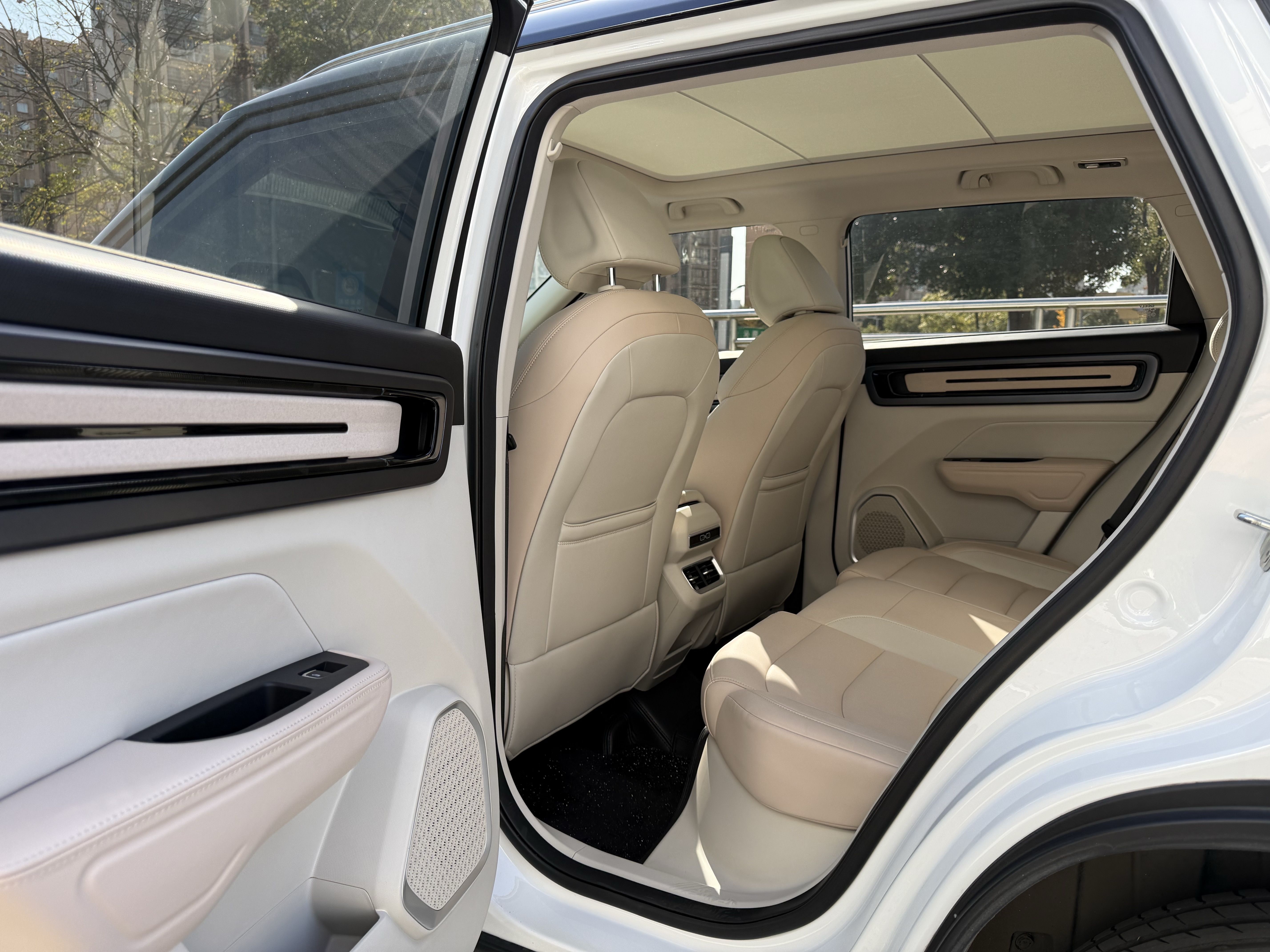 GEELY ICON 2023 #8 GEELY ICON 2023 صورة سيارة #8