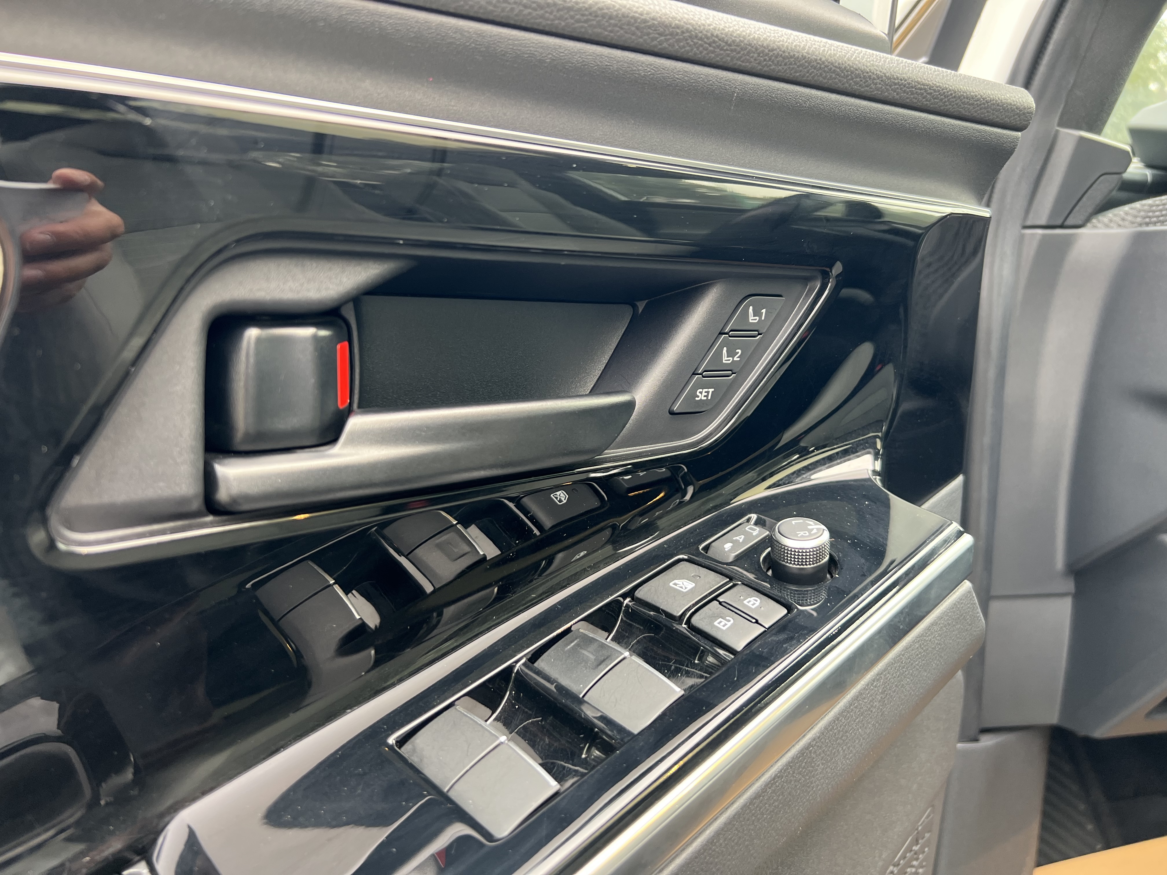 Toyota bZ4X 2022 immagine di auto #8