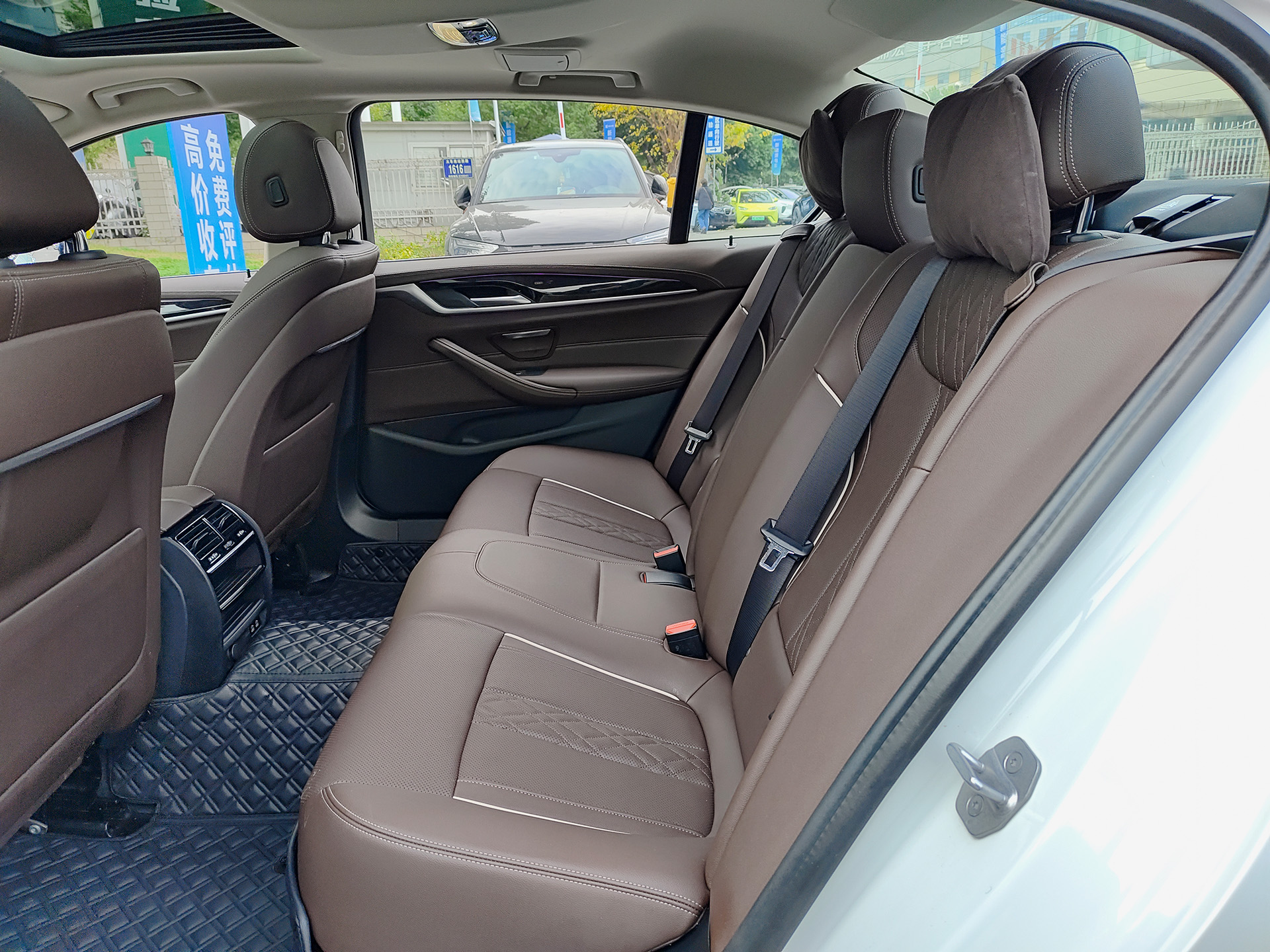 BMW 5 Series 2024 #8 BMW 5 Series 2024 car image #8