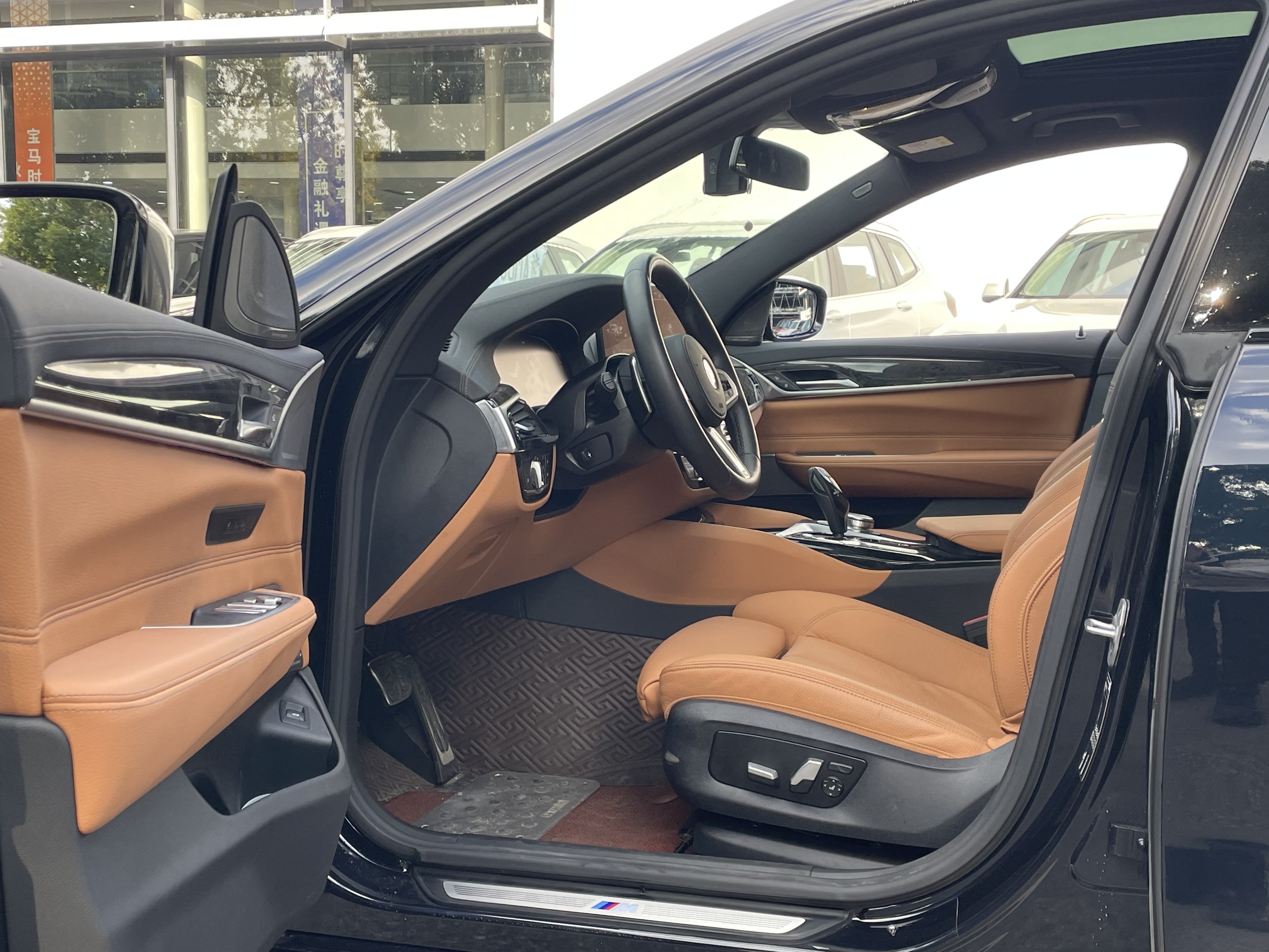 BMW 6 Series GT 2024 #8 BMW 6 Series GT 2024 car image #8