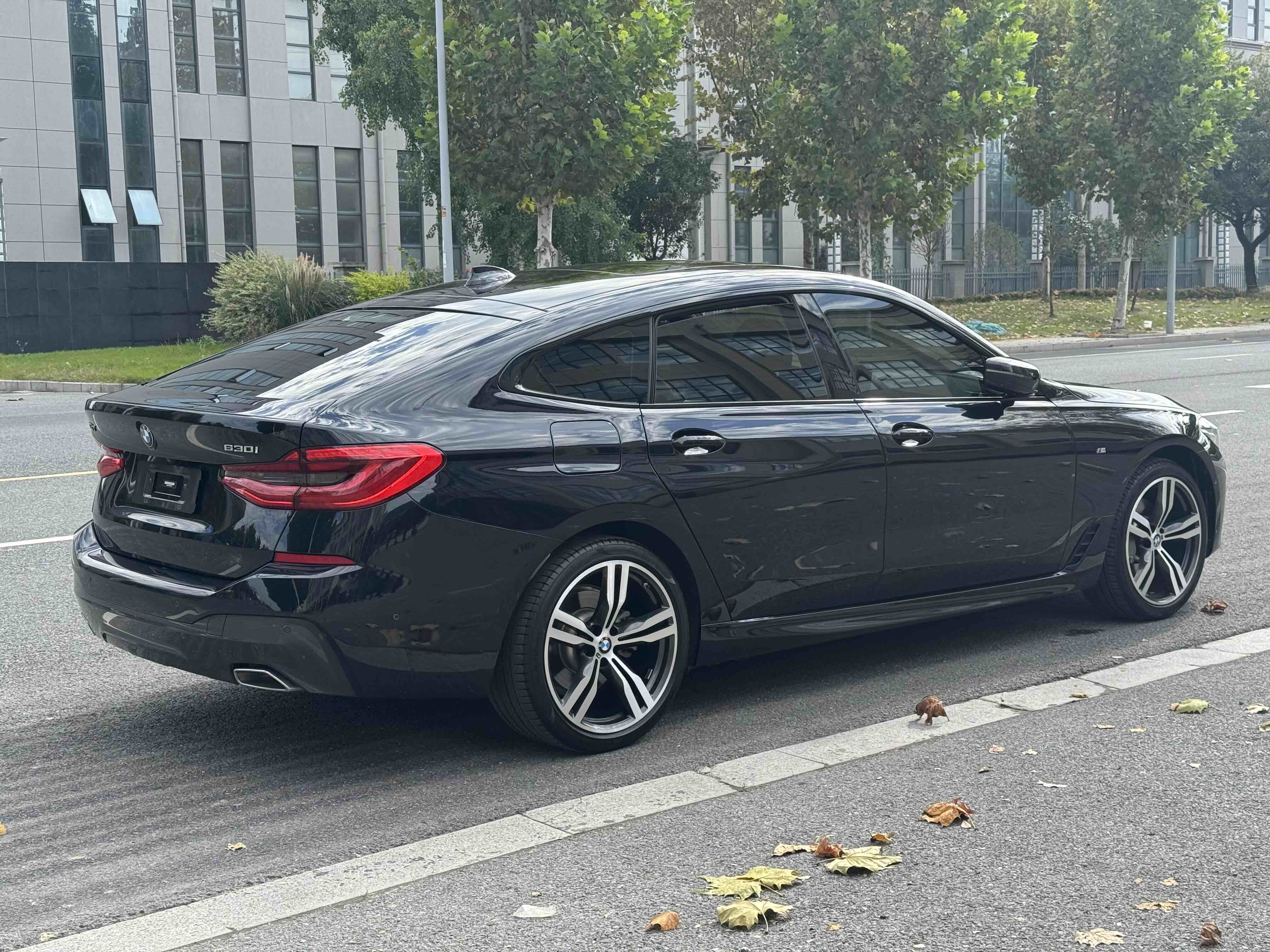 BMW 6 Series GT 2023 #8 BMW 6 Series GT 2023 car image #8