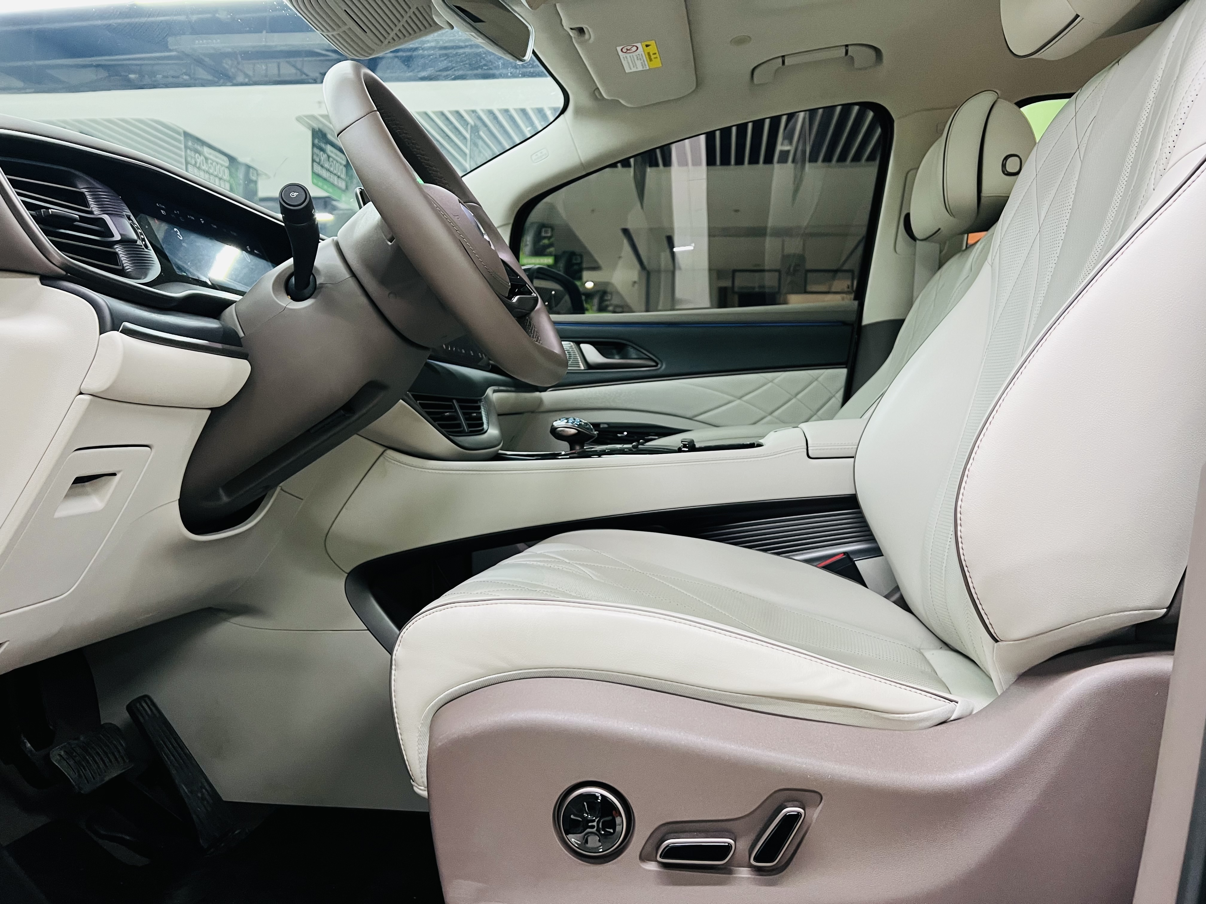 Denza D9 2023 #8 Denza D9 2023 изображение автомобиля #8