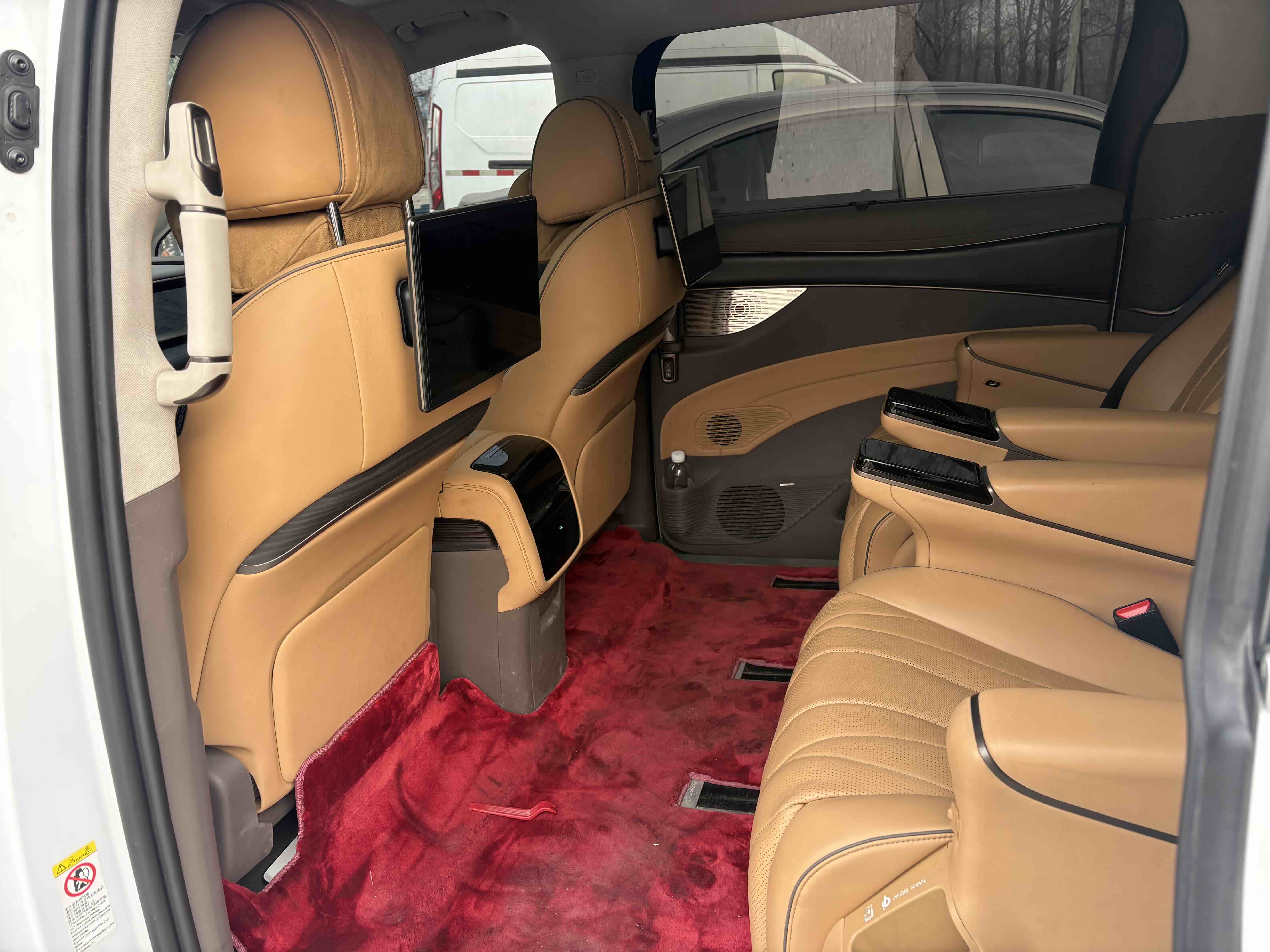 Denza D9 2023 изображение автомобиля #8