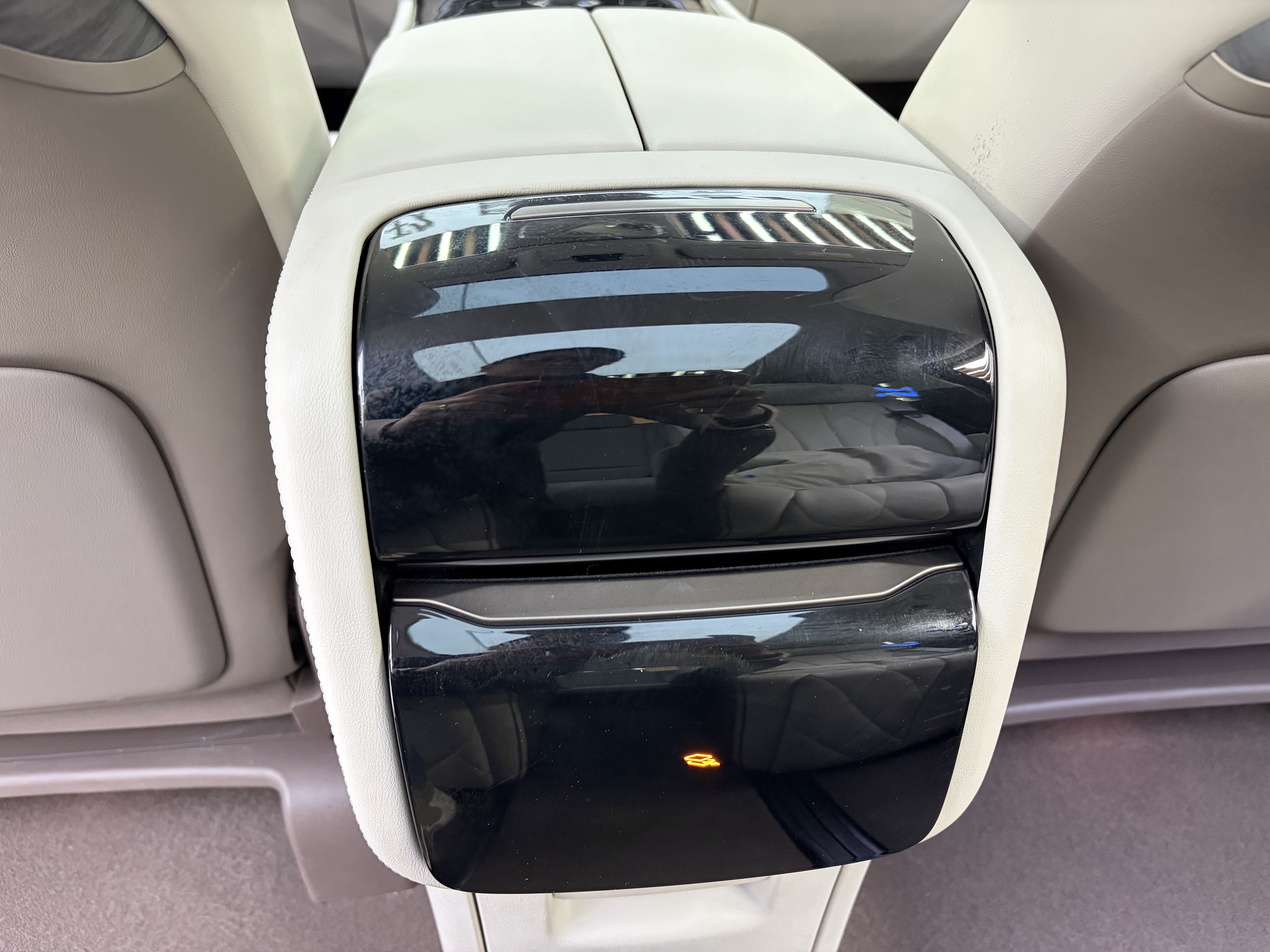 Denza D9 2023 صورة سيارة #8