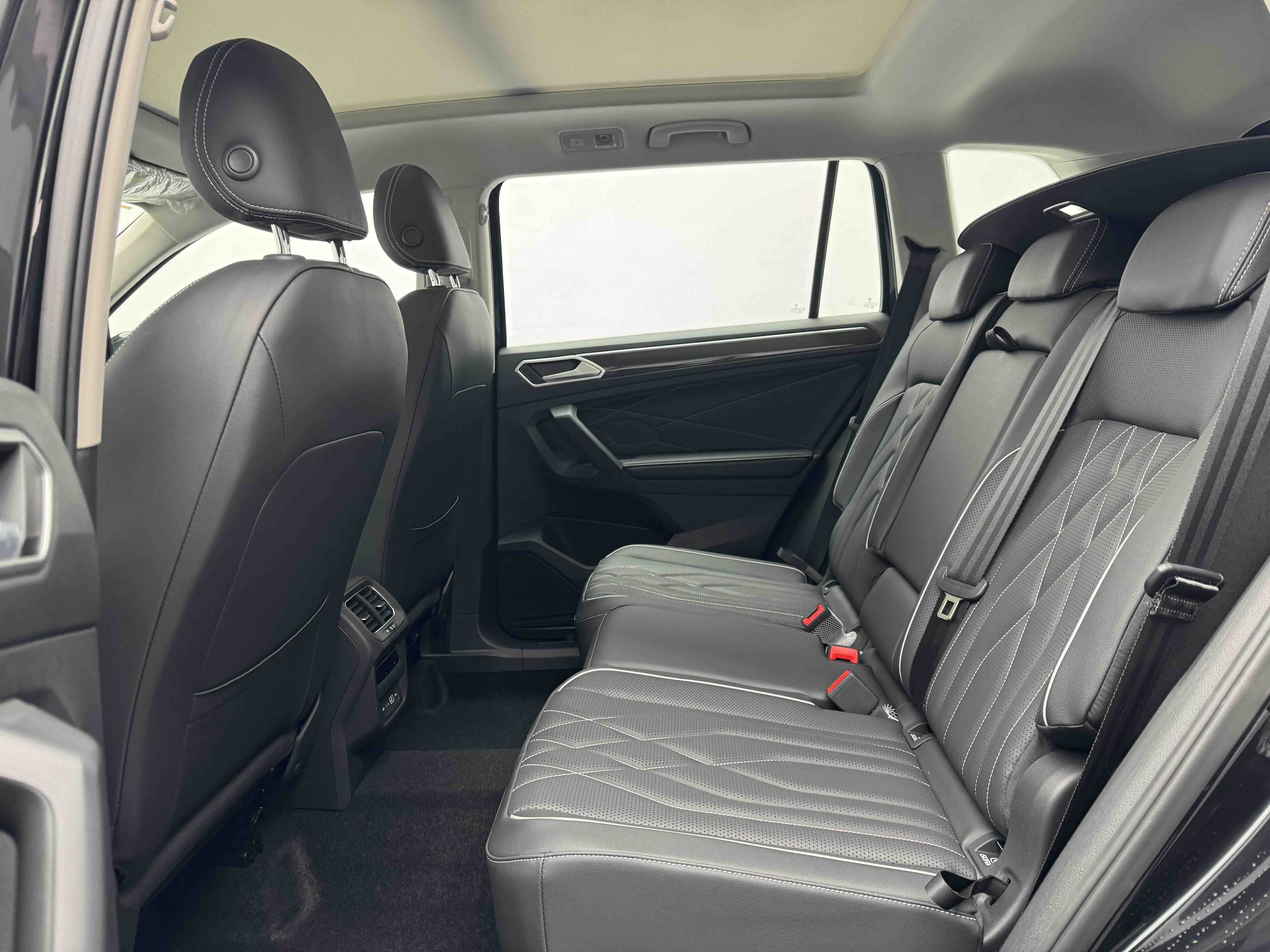 Volkswagen Tiguan L New Energy 2025 car image #8