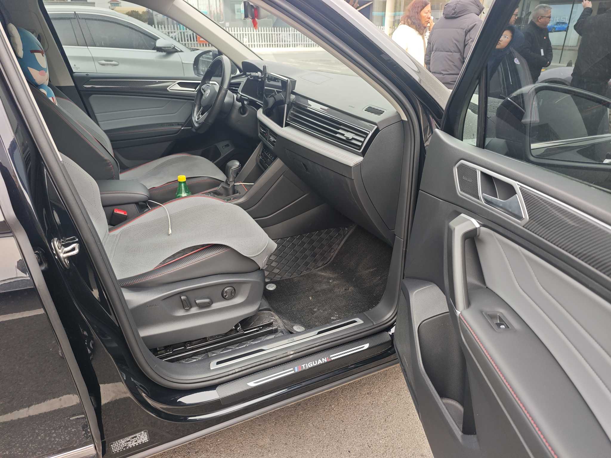 Volkswagen Tiguan L 2023 car image #8