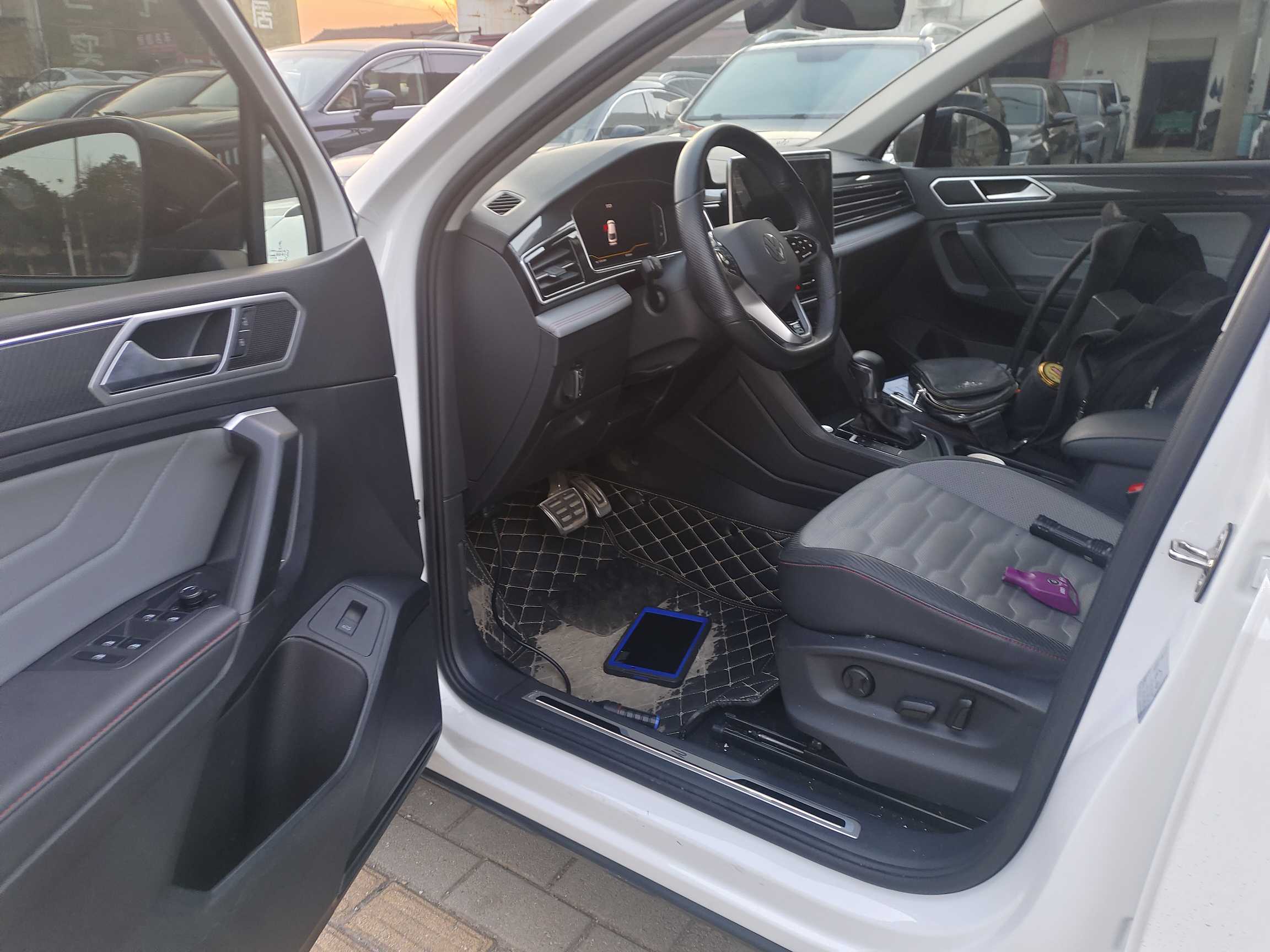 Volkswagen Tiguan X 2023 صورة سيارة #8