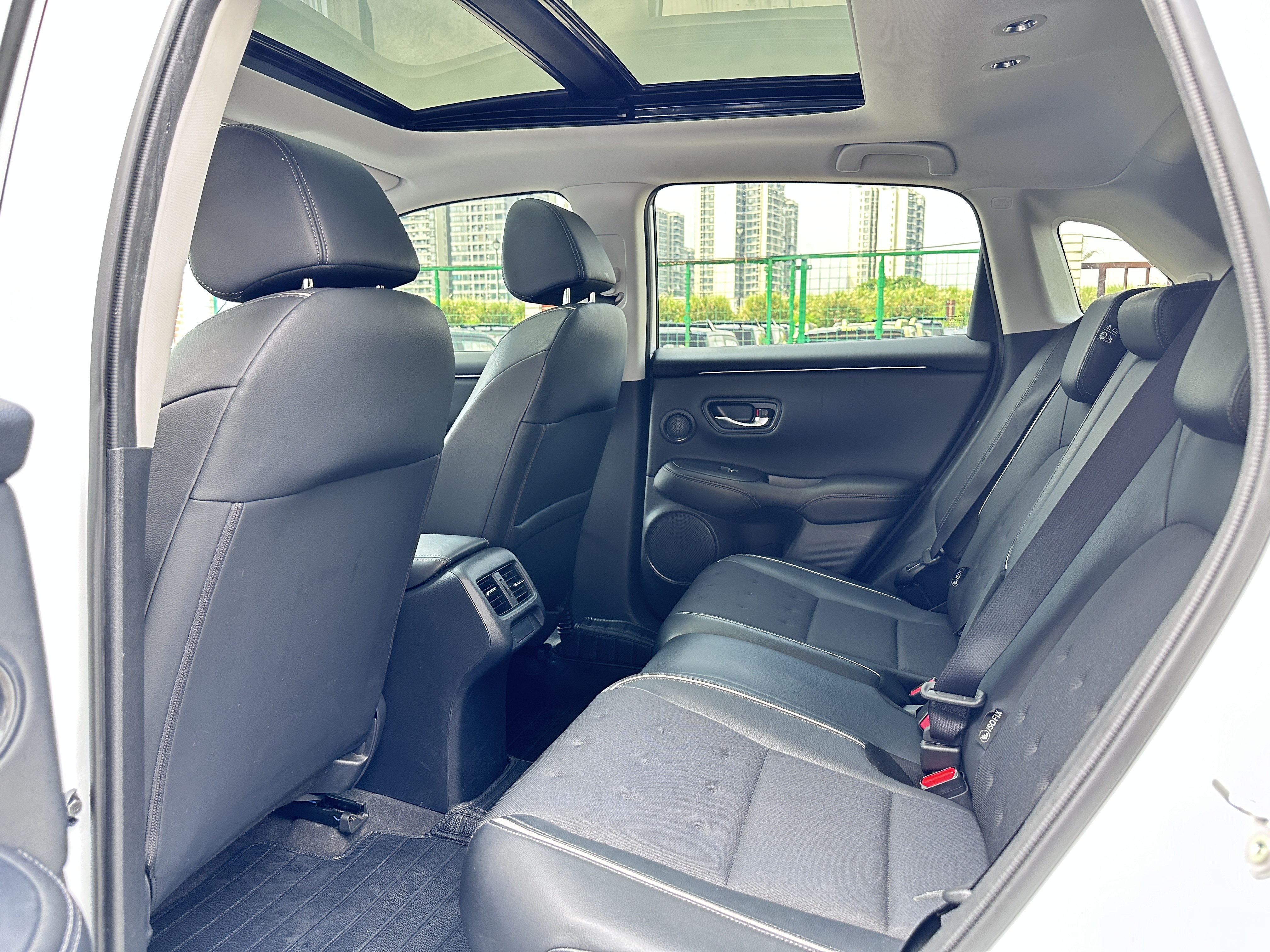 Honda ZR-V 2023 immagine di auto #8