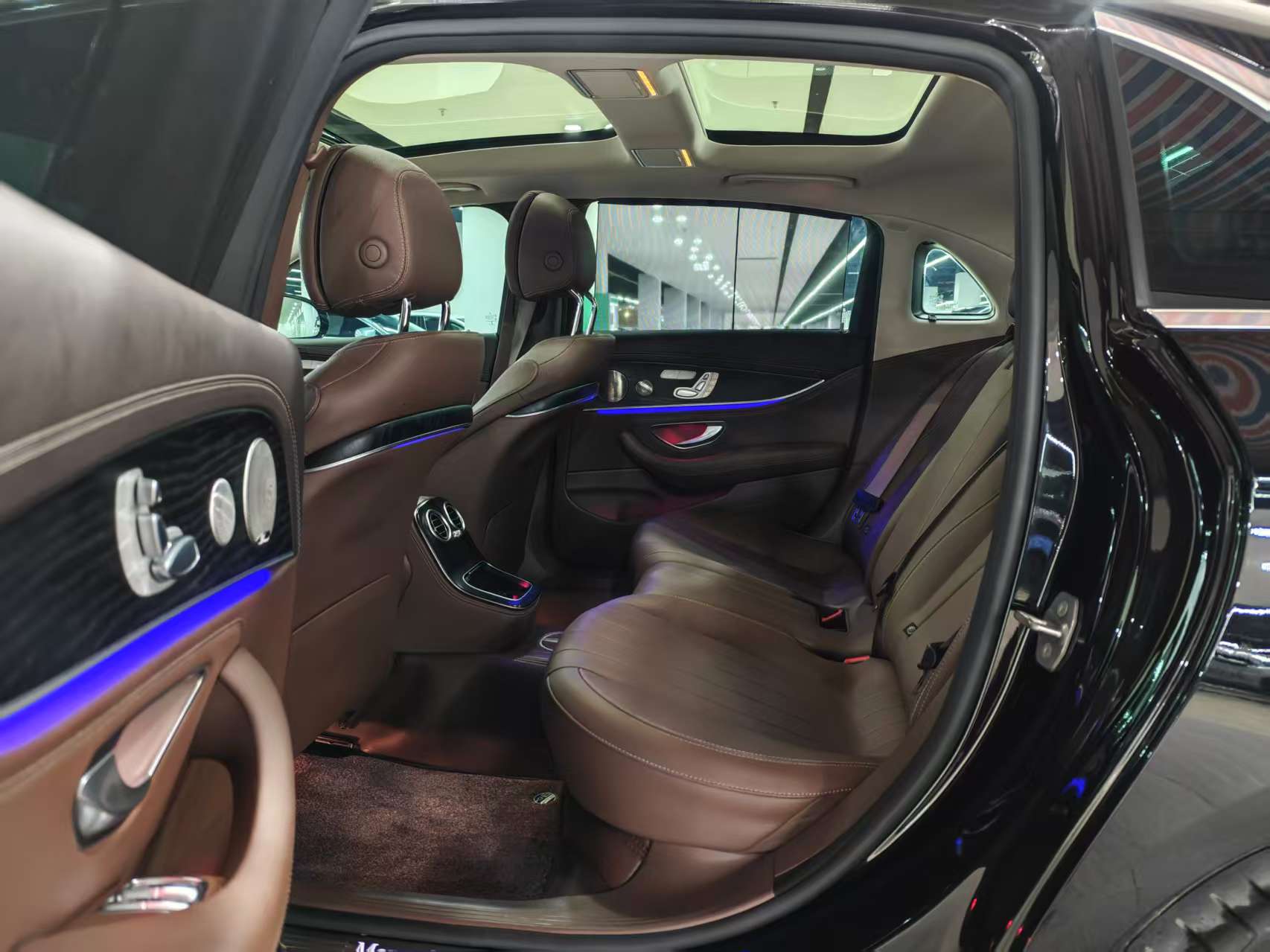 Mercedes-Benz E Class 2023 car image #8