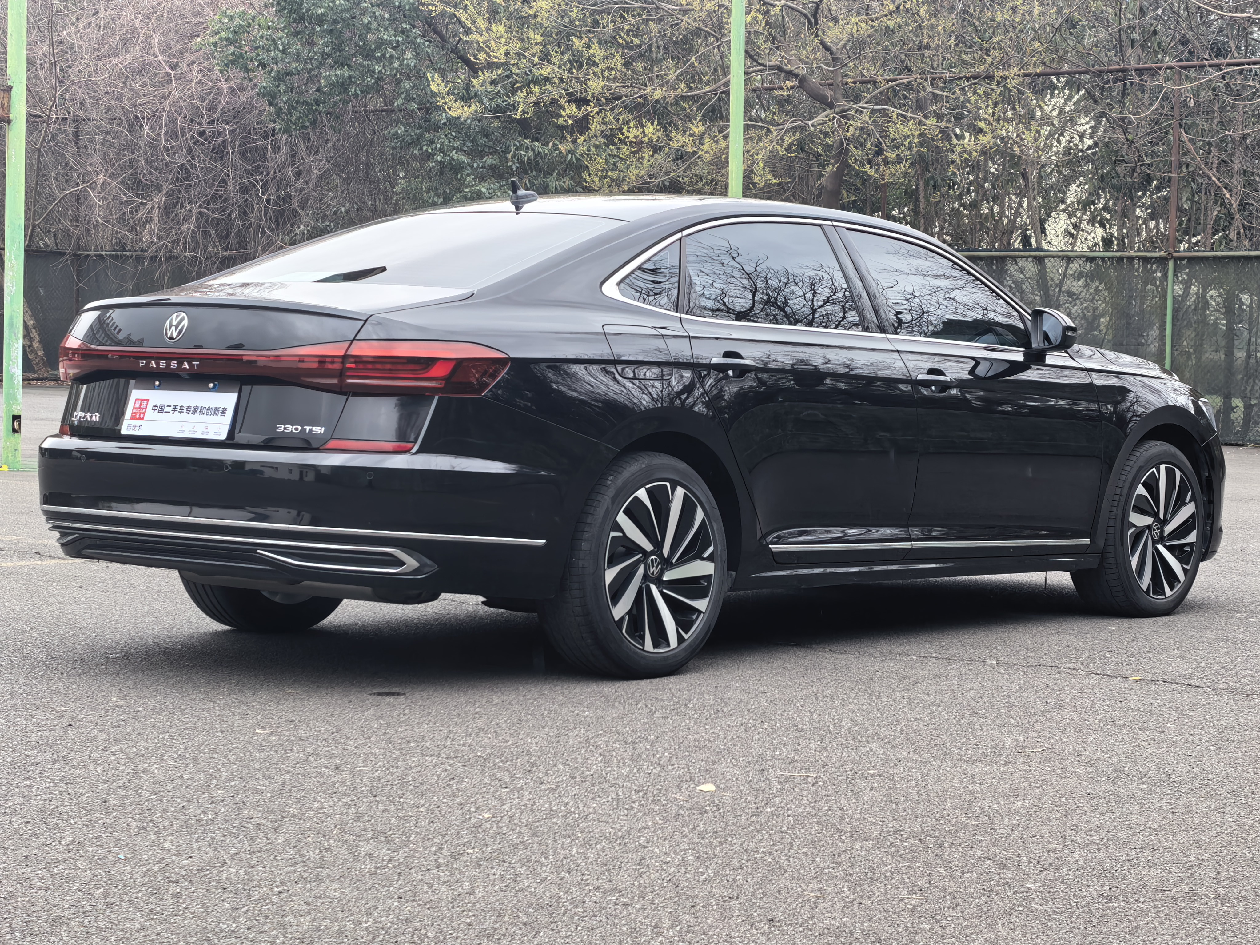 Volkswagen Passat 2023 car image #8