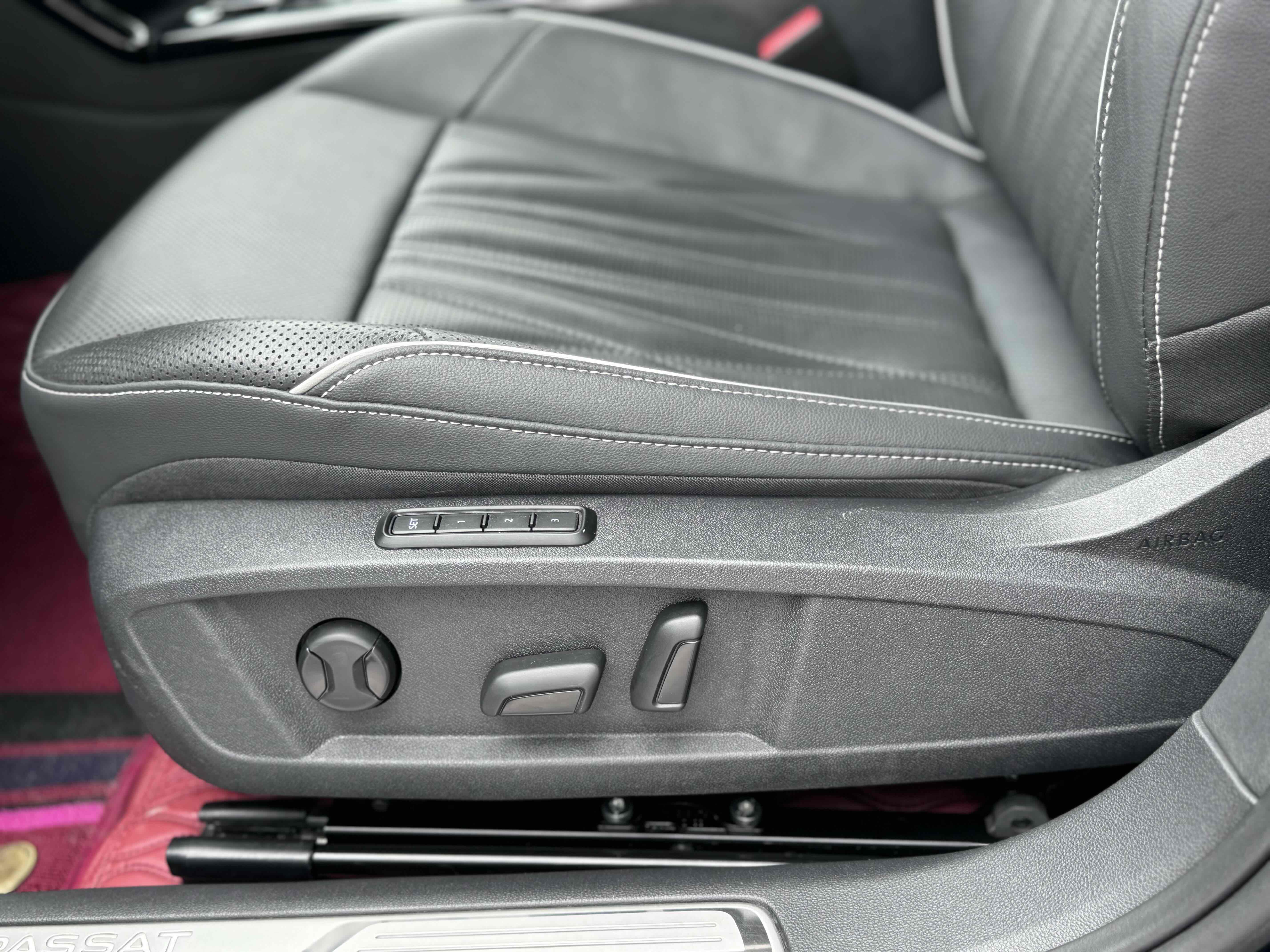 Volkswagen Passat 2023 car image #8
