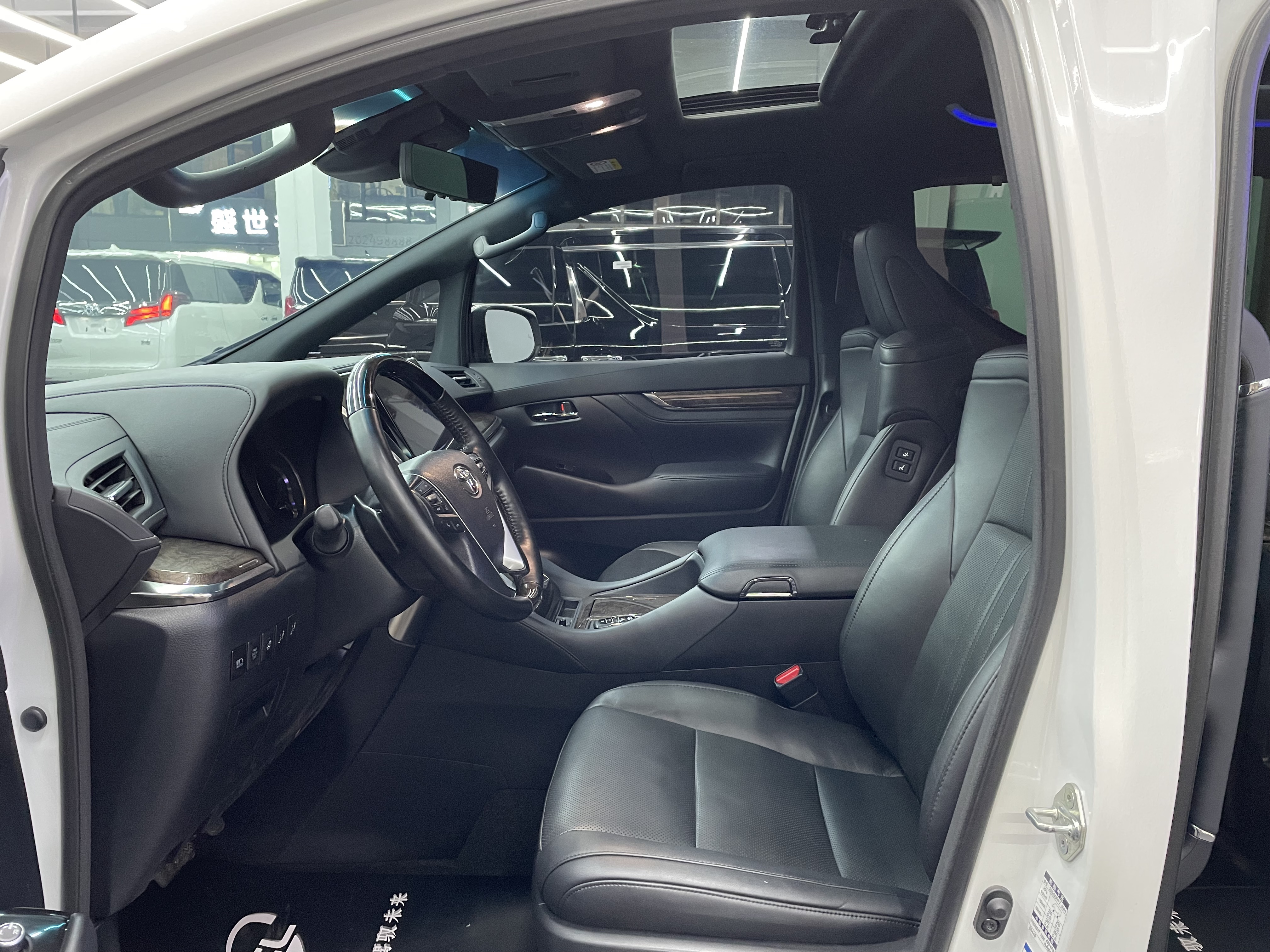 Toyota Vellfire 2023 #8 Toyota Vellfire 2023 immagine di auto #8