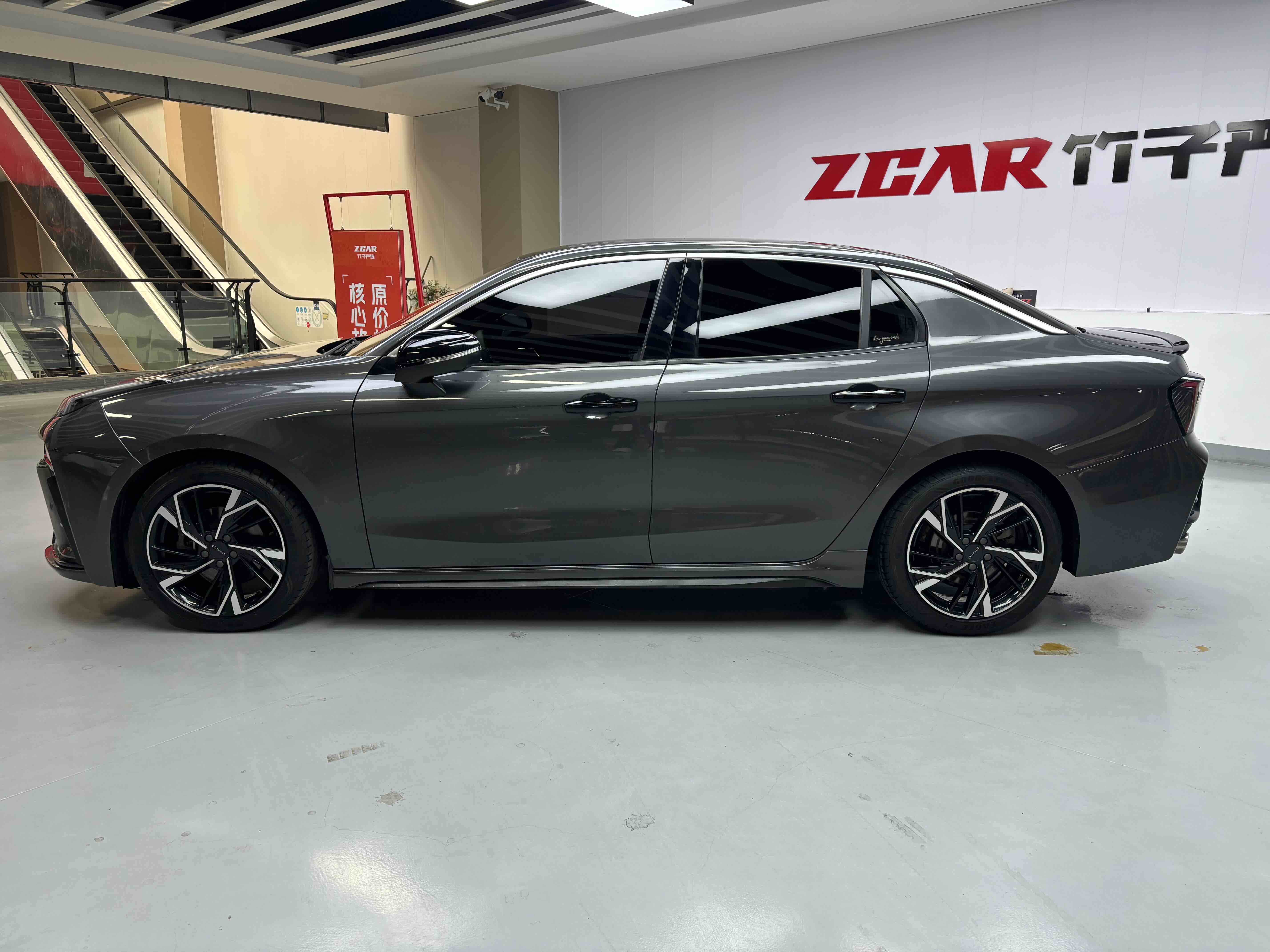 Lynk & Co 03 2023 car image #8