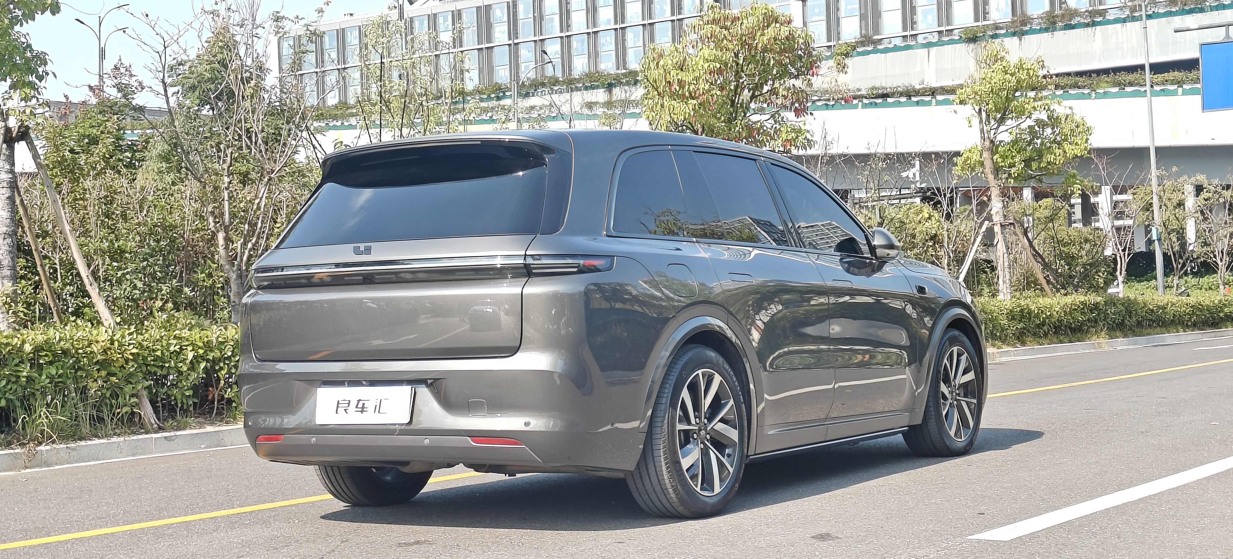 Li L8 2023 imagen de coche #8