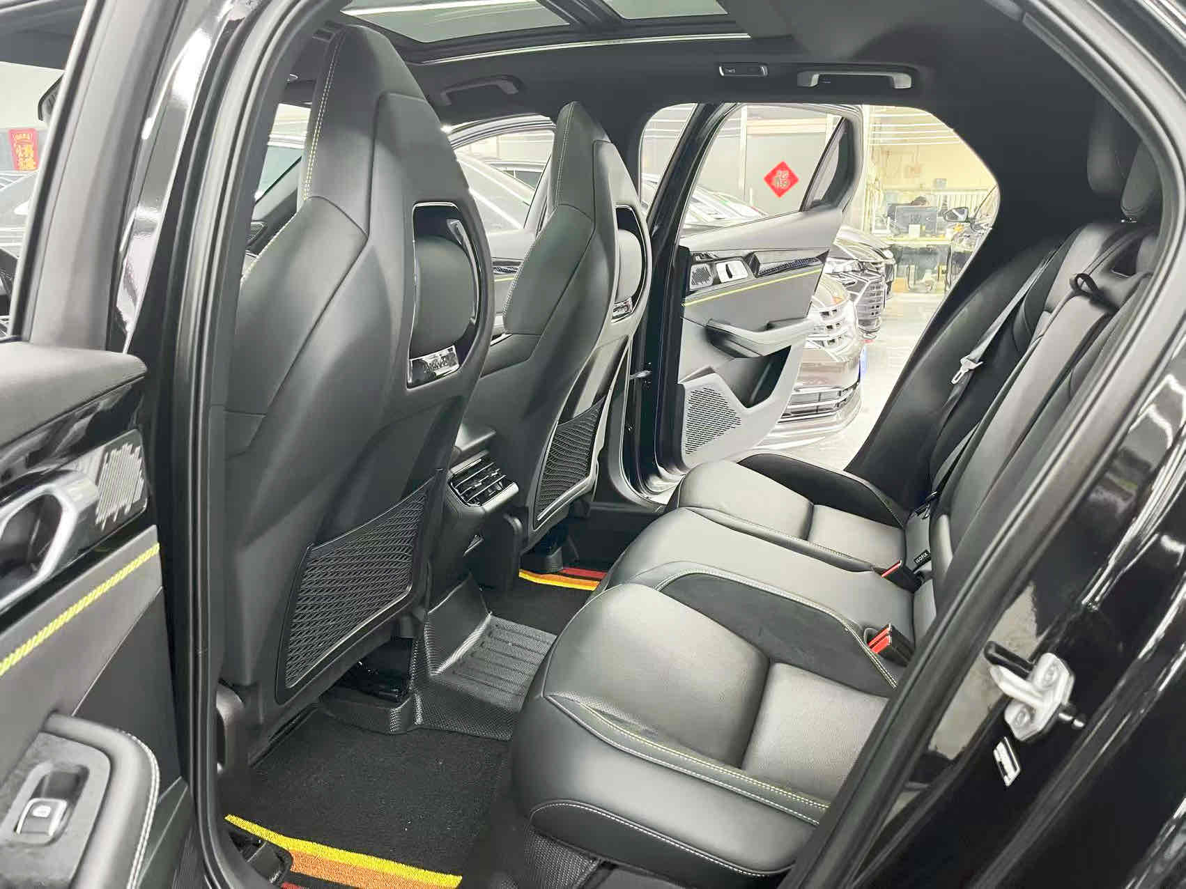 Lynk & Co 03 2024 #8 Lynk & Co 03 2024 car image #8