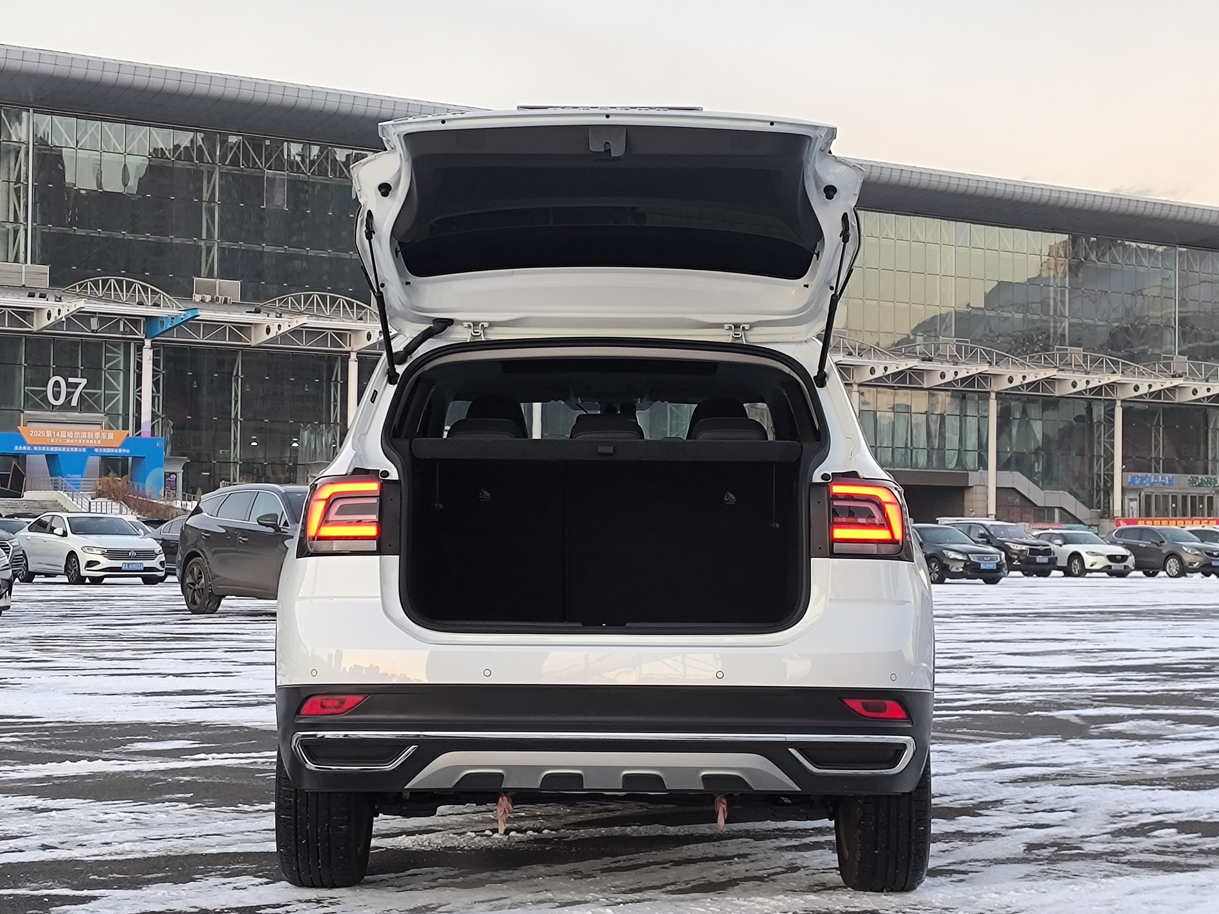 Volkswagen T-Cross 2023 #8 Volkswagen T-Cross 2023 car image #8