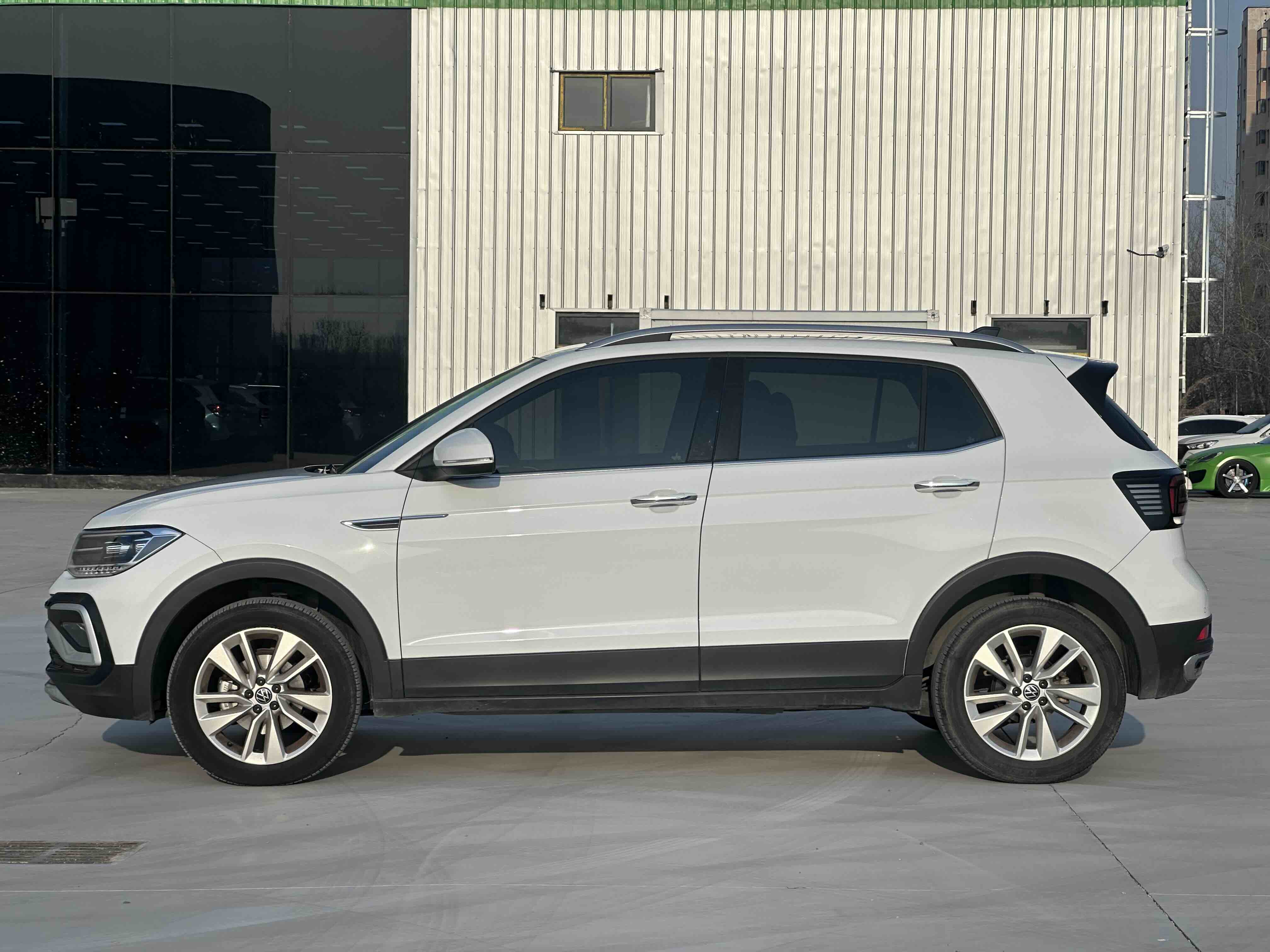 Volkswagen T-Cross 2023 car image #8