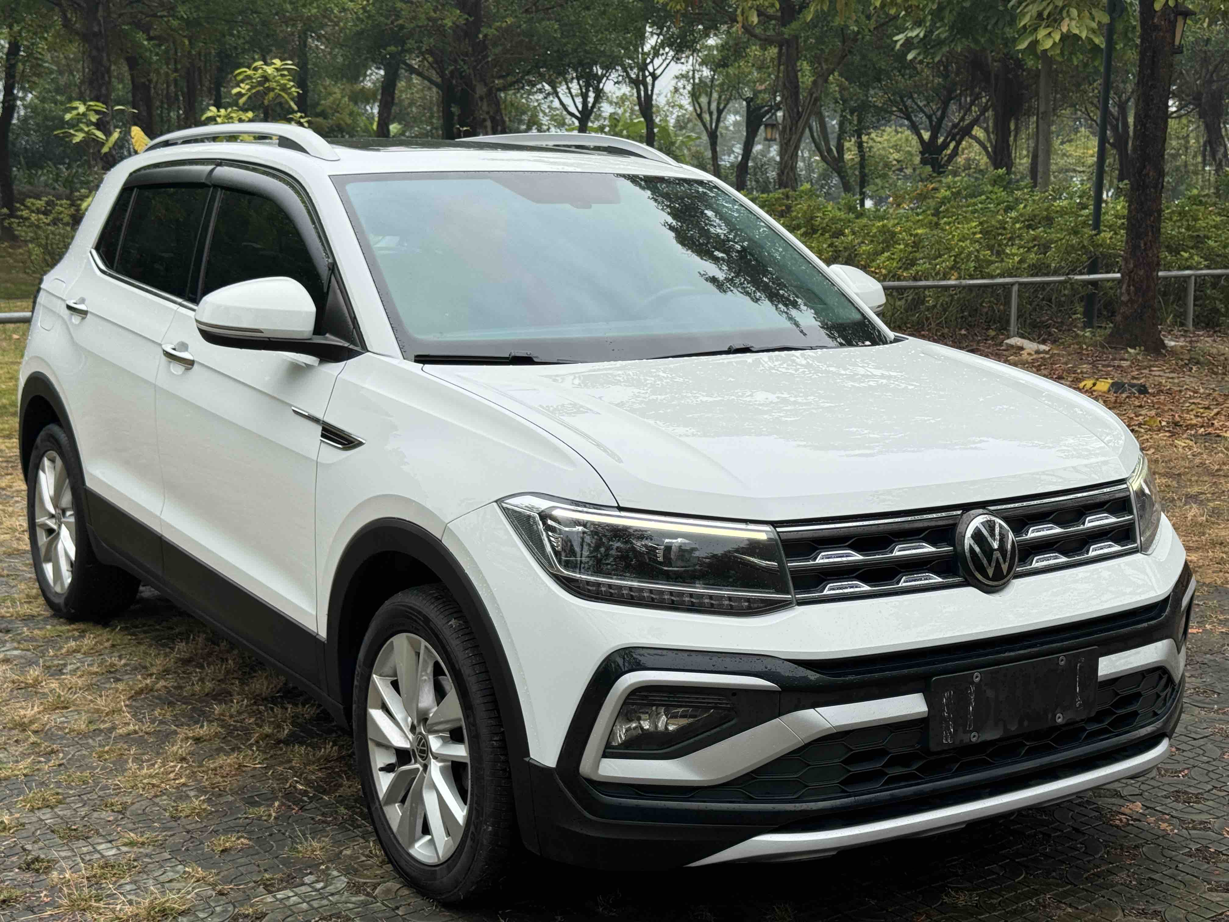Volkswagen T-Cross 2023 car image #8