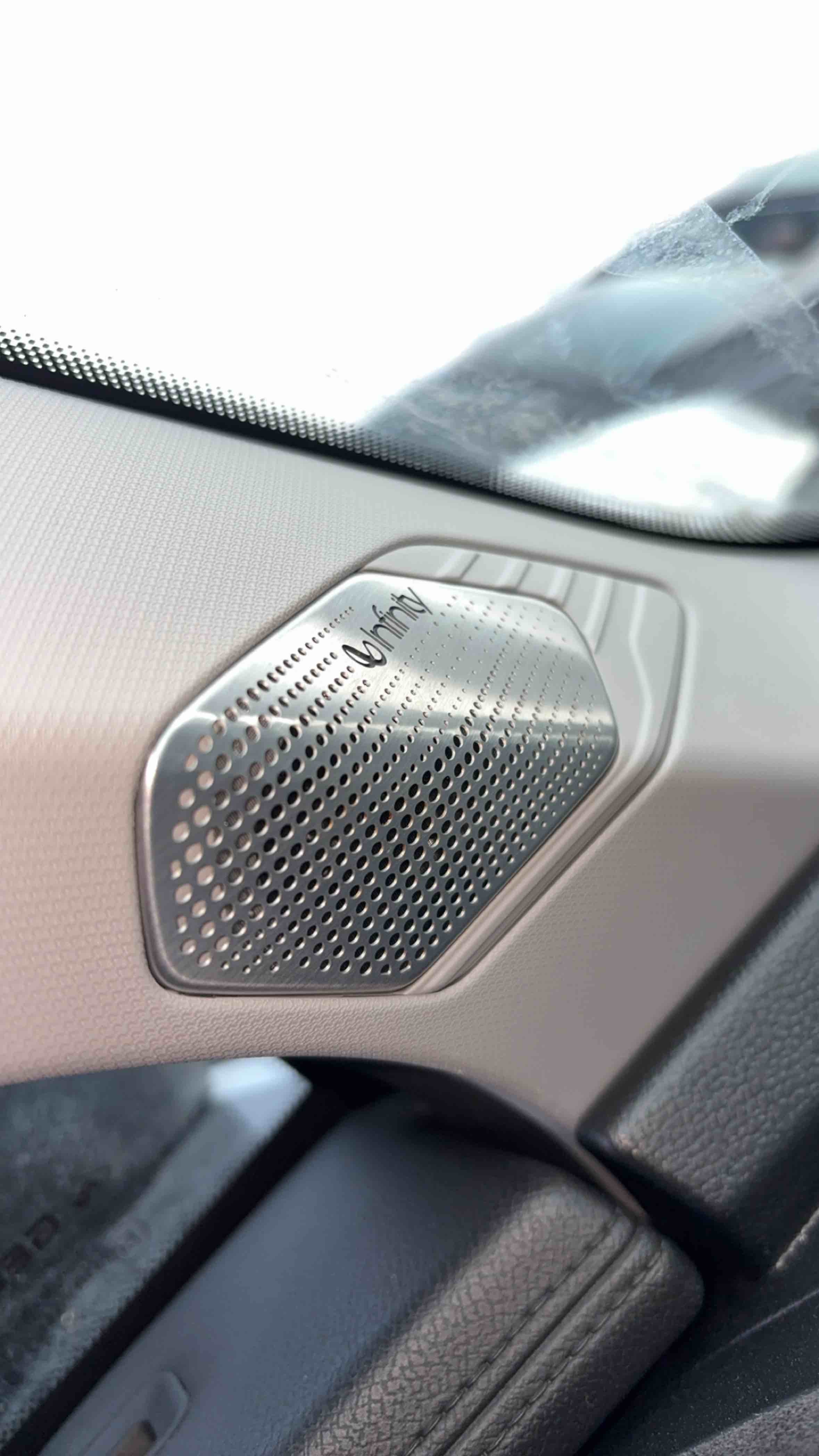 GEELY Boyue L 2024 car image #8