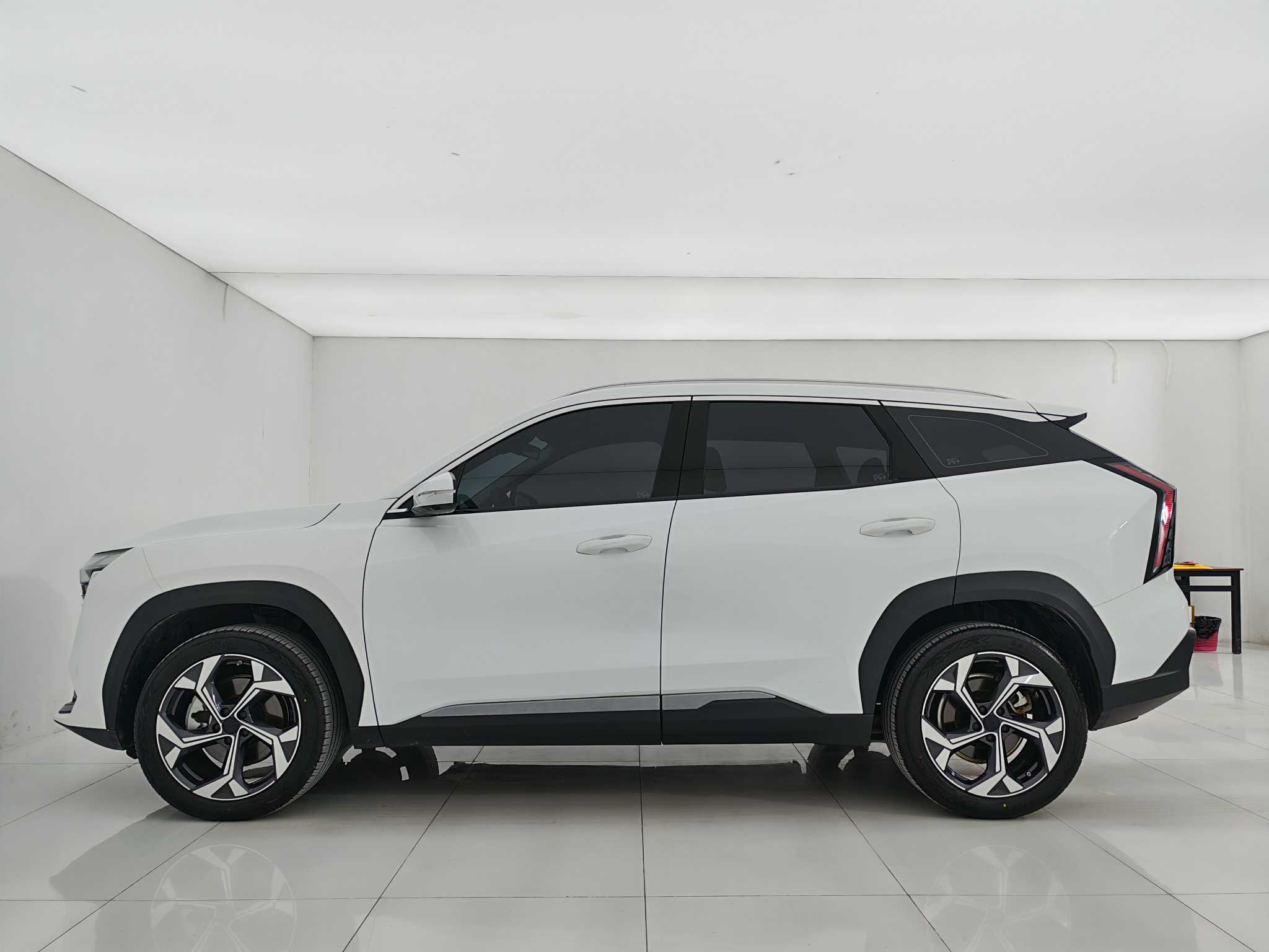 GEELY Boyue L 2024 car image #8
