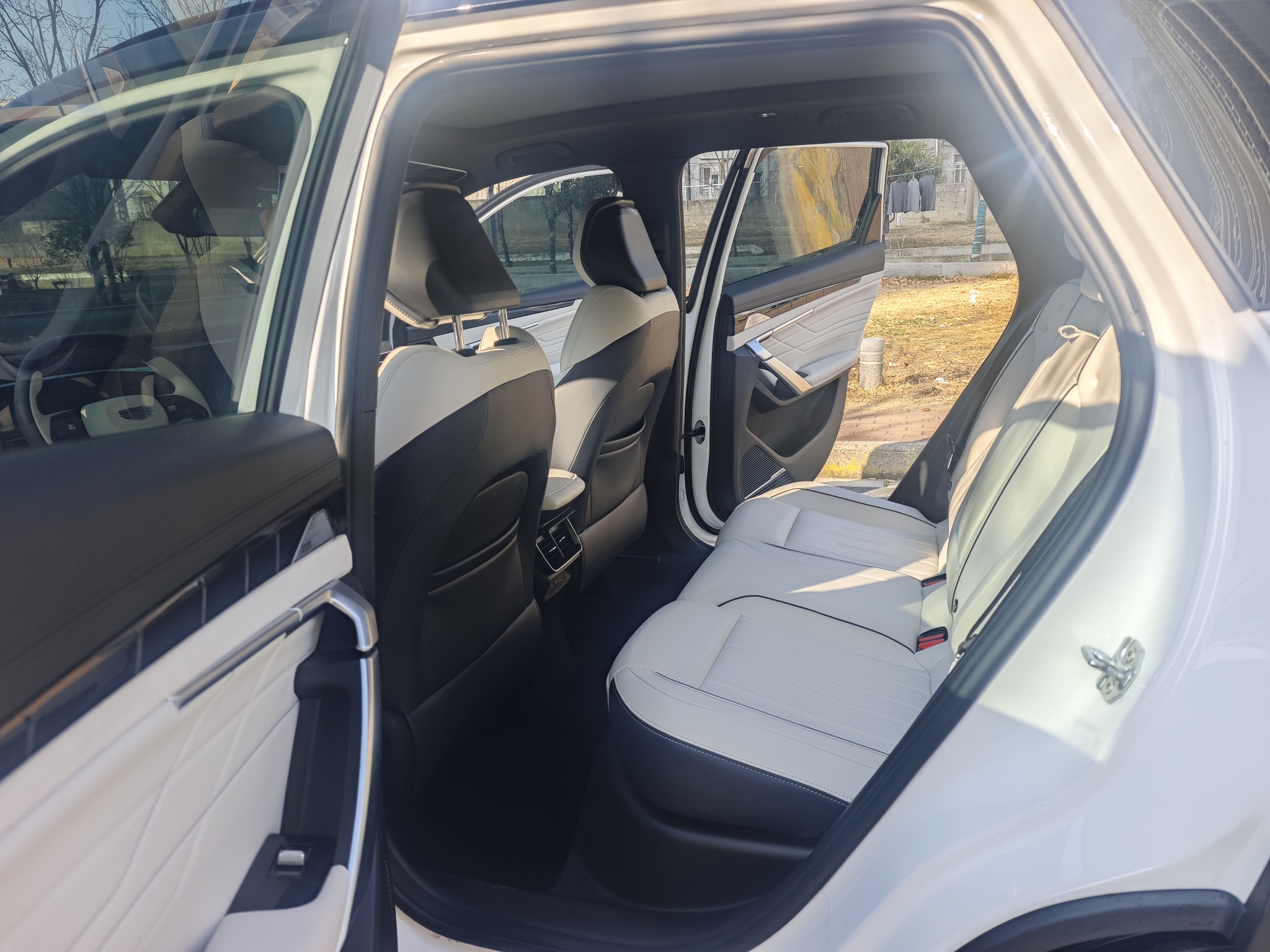 GEELY Boyue L 2023 car image #8