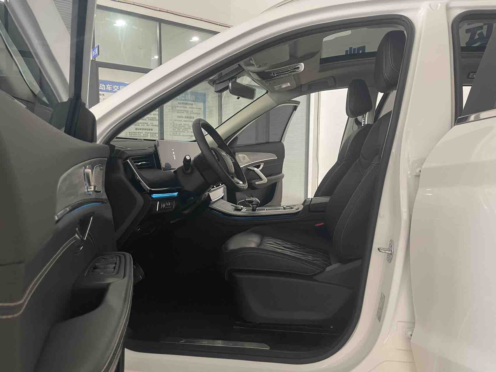Jetour X70 PLUS 2023 #8 Jetour X70 PLUS 2023 car image #8