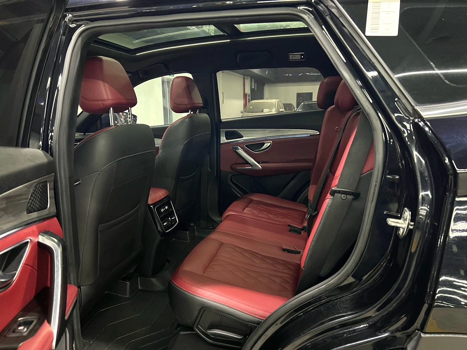 X70 PLUS 2023 #8 X70 PLUS 2023 car image #8