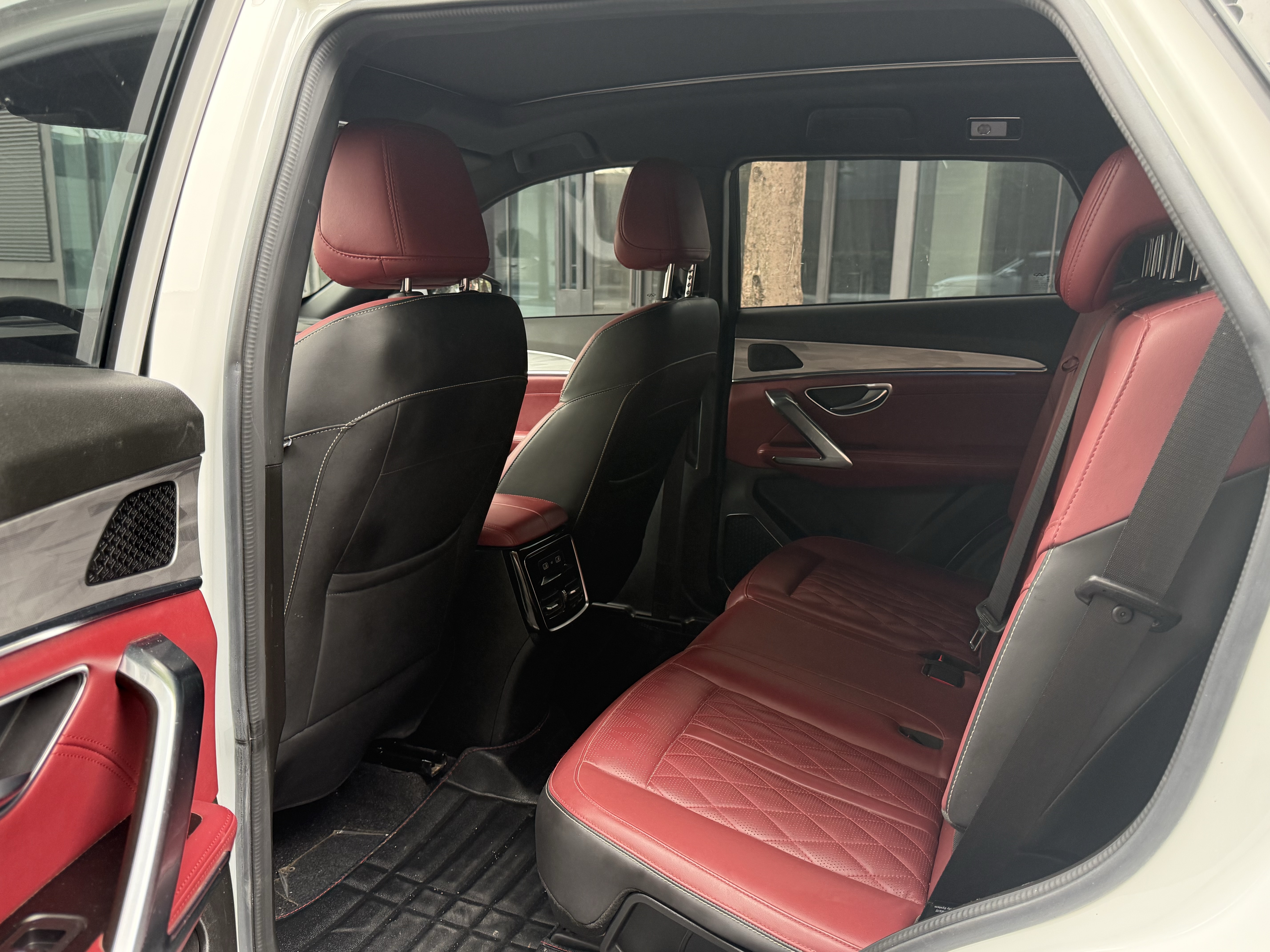 X70 PLUS 2023 #8 X70 PLUS 2023 car image #8