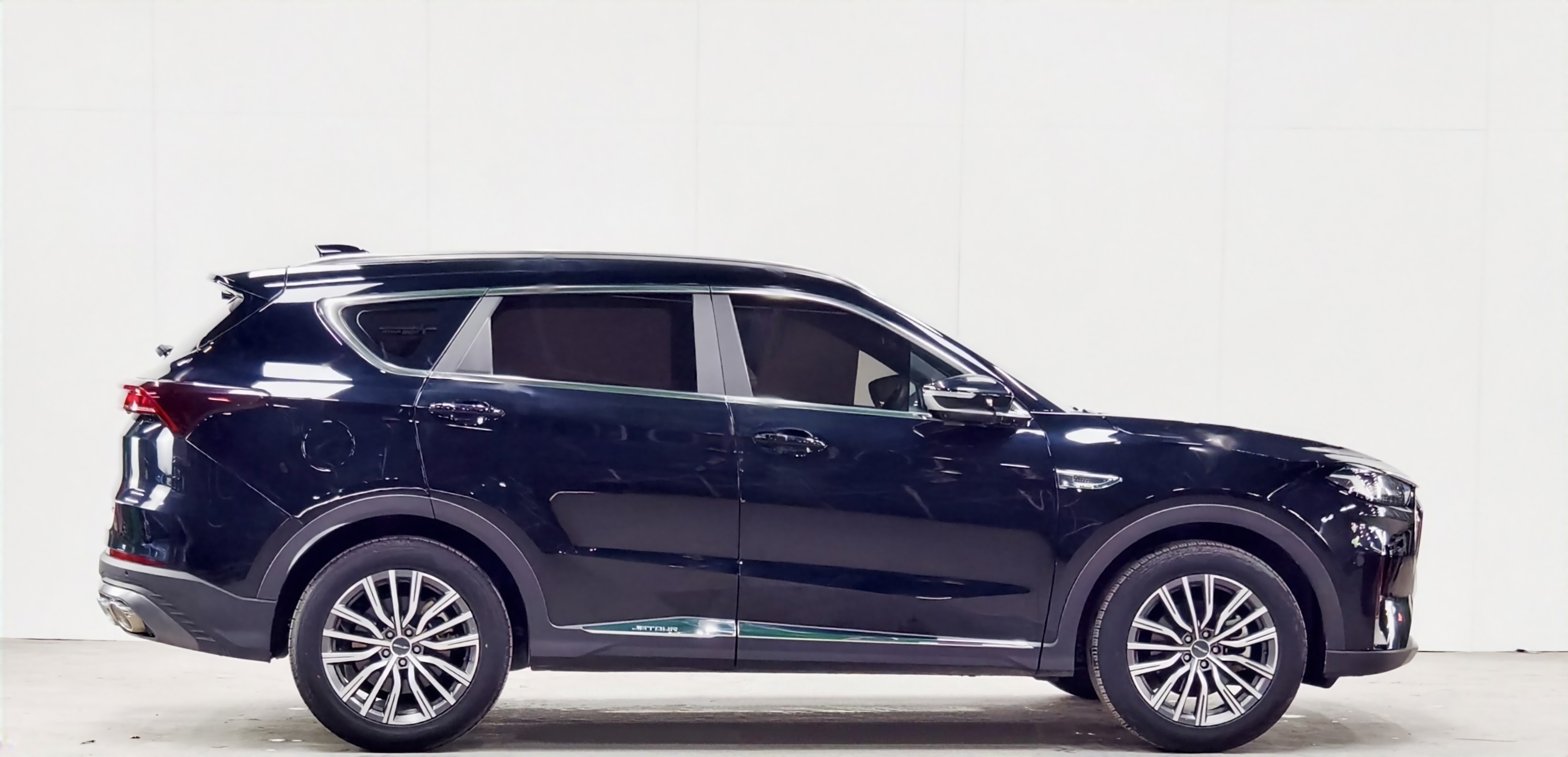 X70 PLUS 2023 #8 X70 PLUS 2023 car image #8