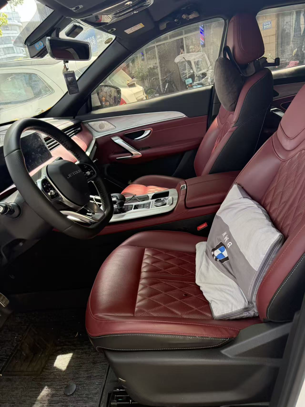 Jetour X70 PLUS 2023 car image #8