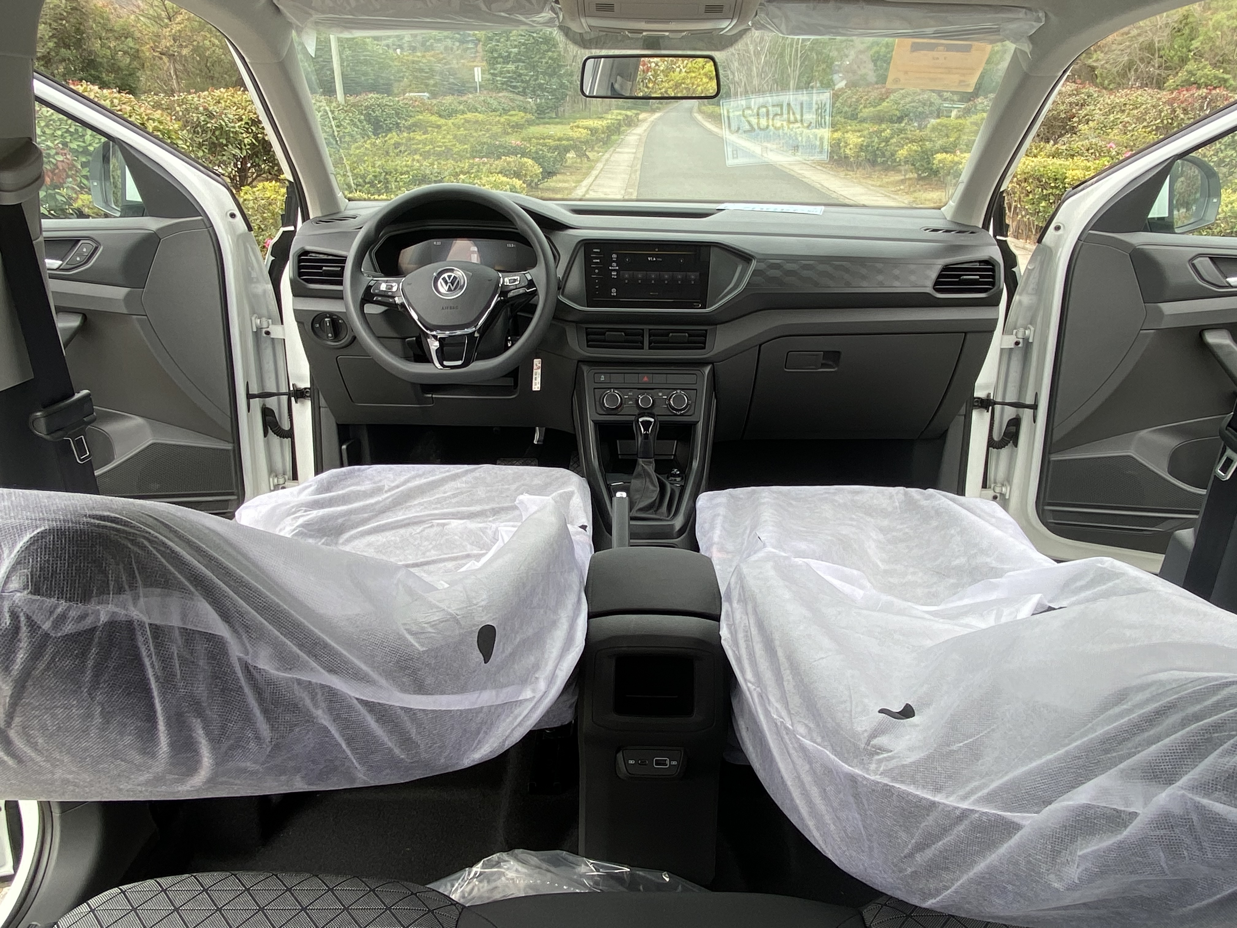 Volkswagen T-Cross 2026 #8 Volkswagen T-Cross 2026 car image #8