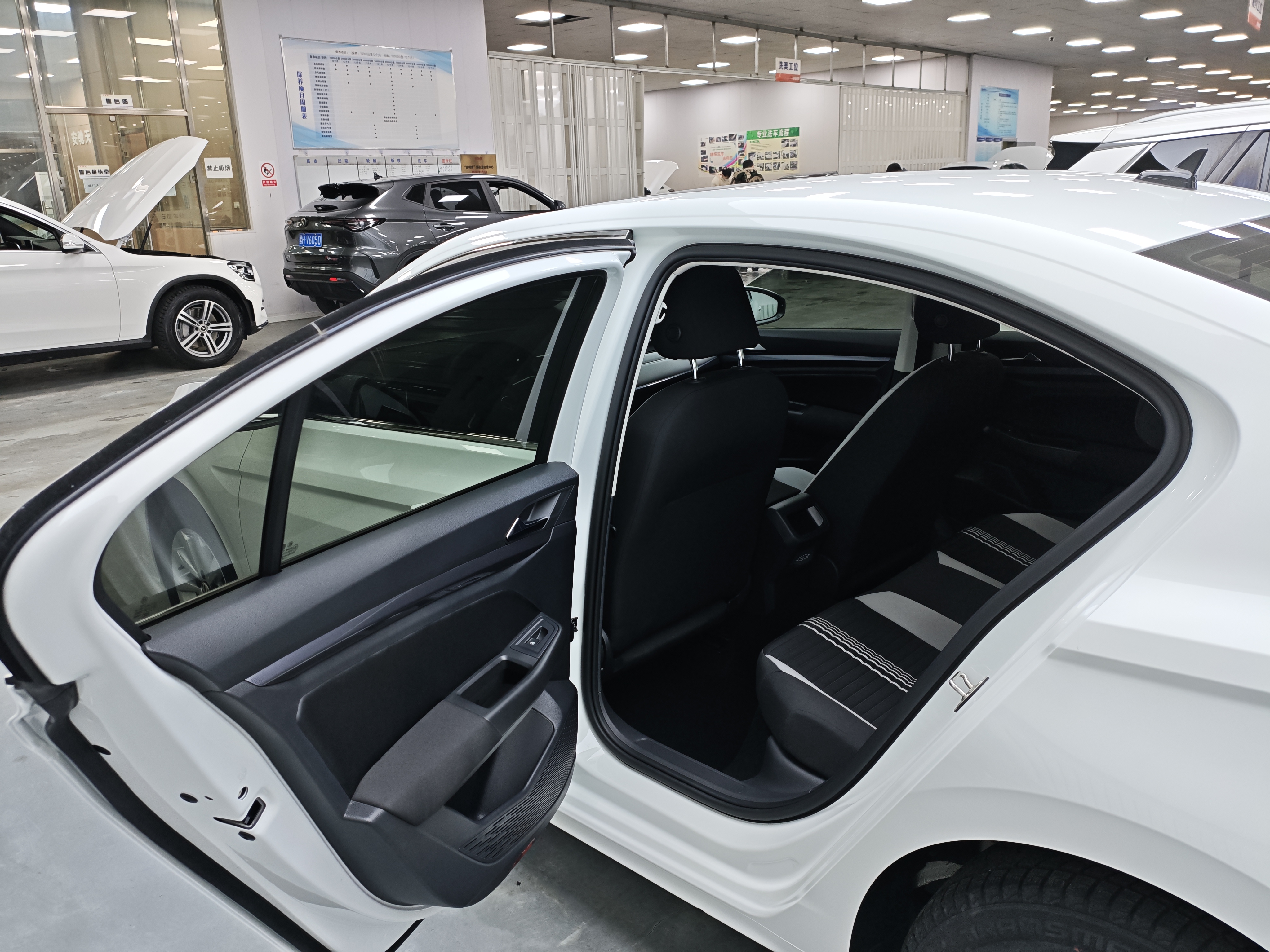 Volkswagen Bora 2023 car image #8