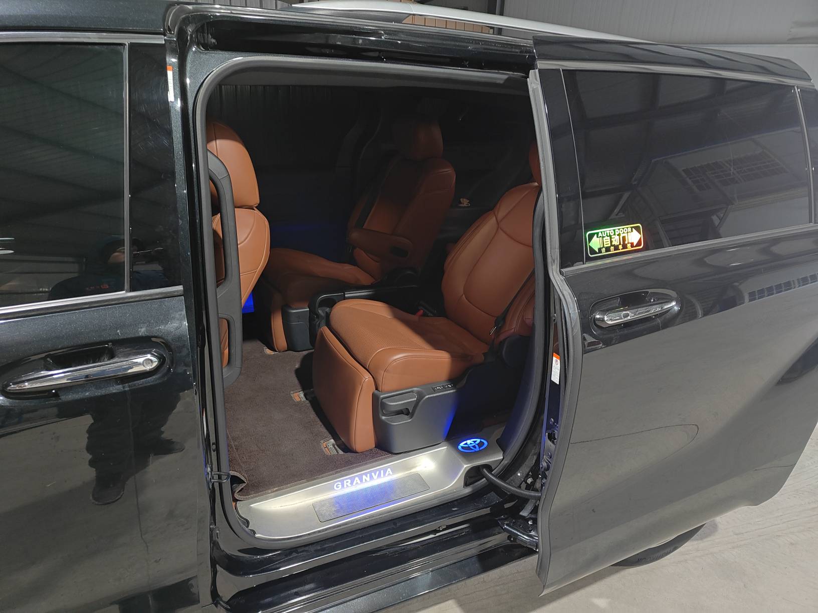 Toyota Granvia 2023 imagem de carro #8