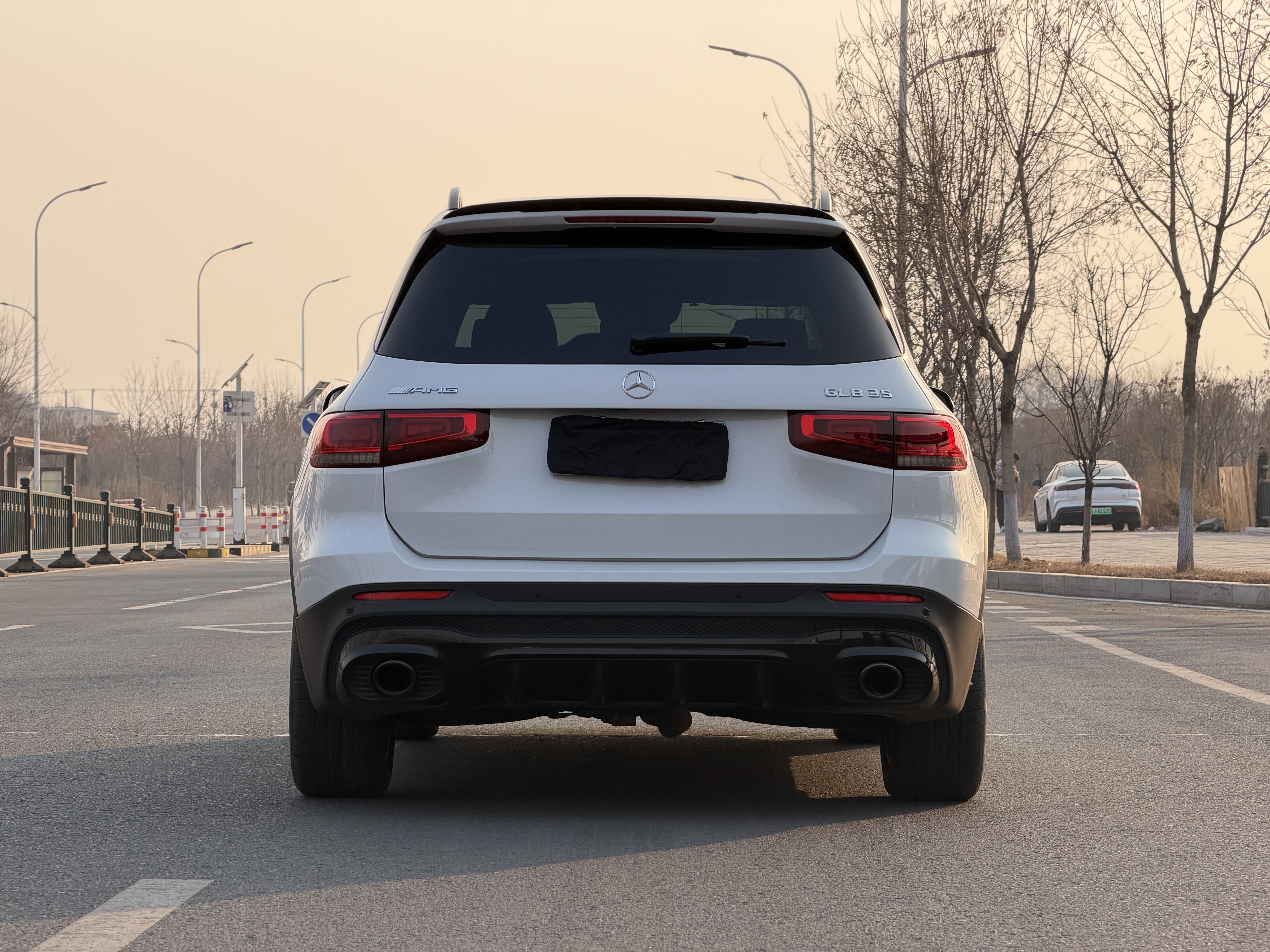 Mercedes-Benz GLB AMG 2023 immagine di auto #8