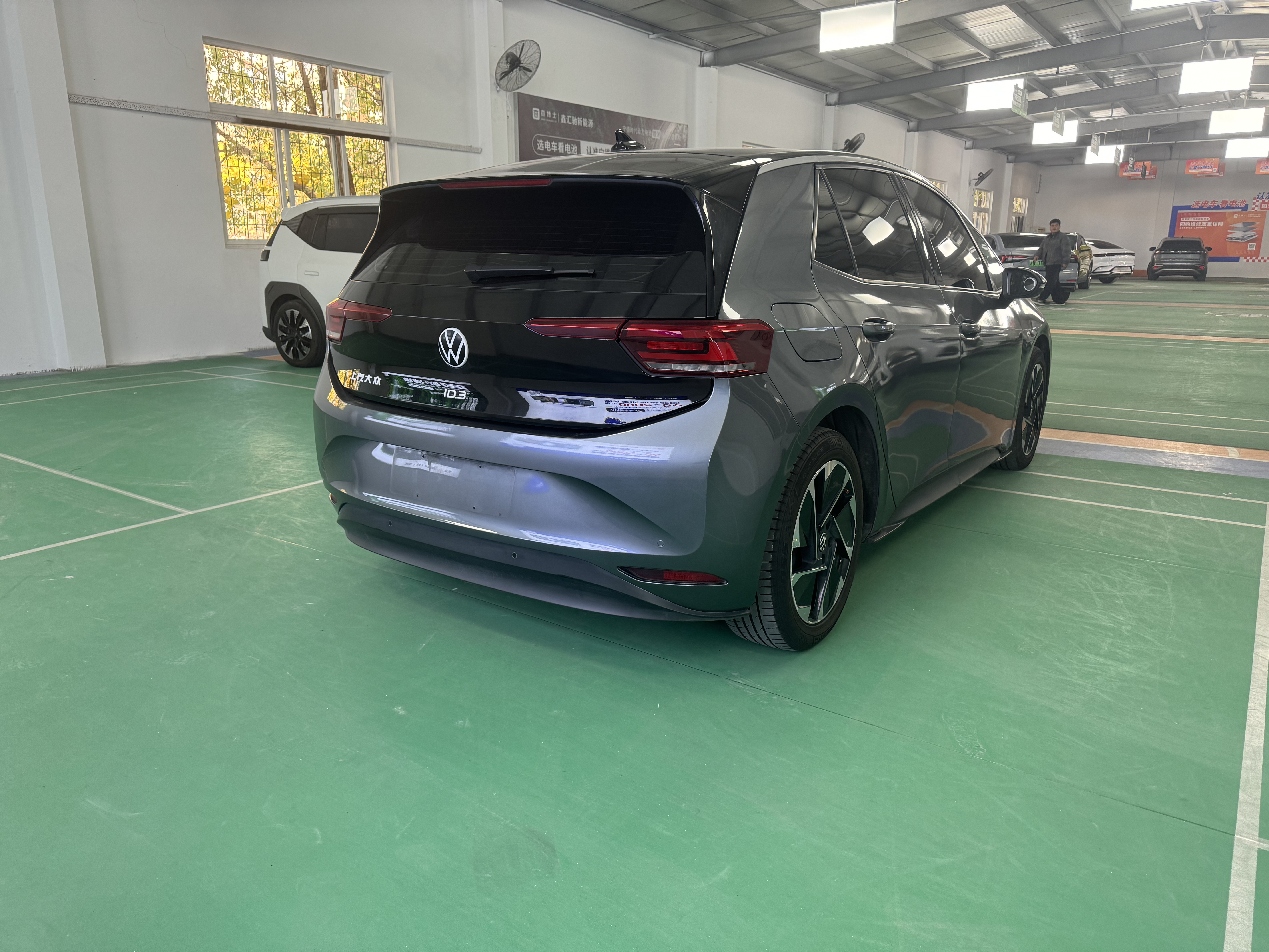 Volkswagen ID.3 2024 immagine di auto #8