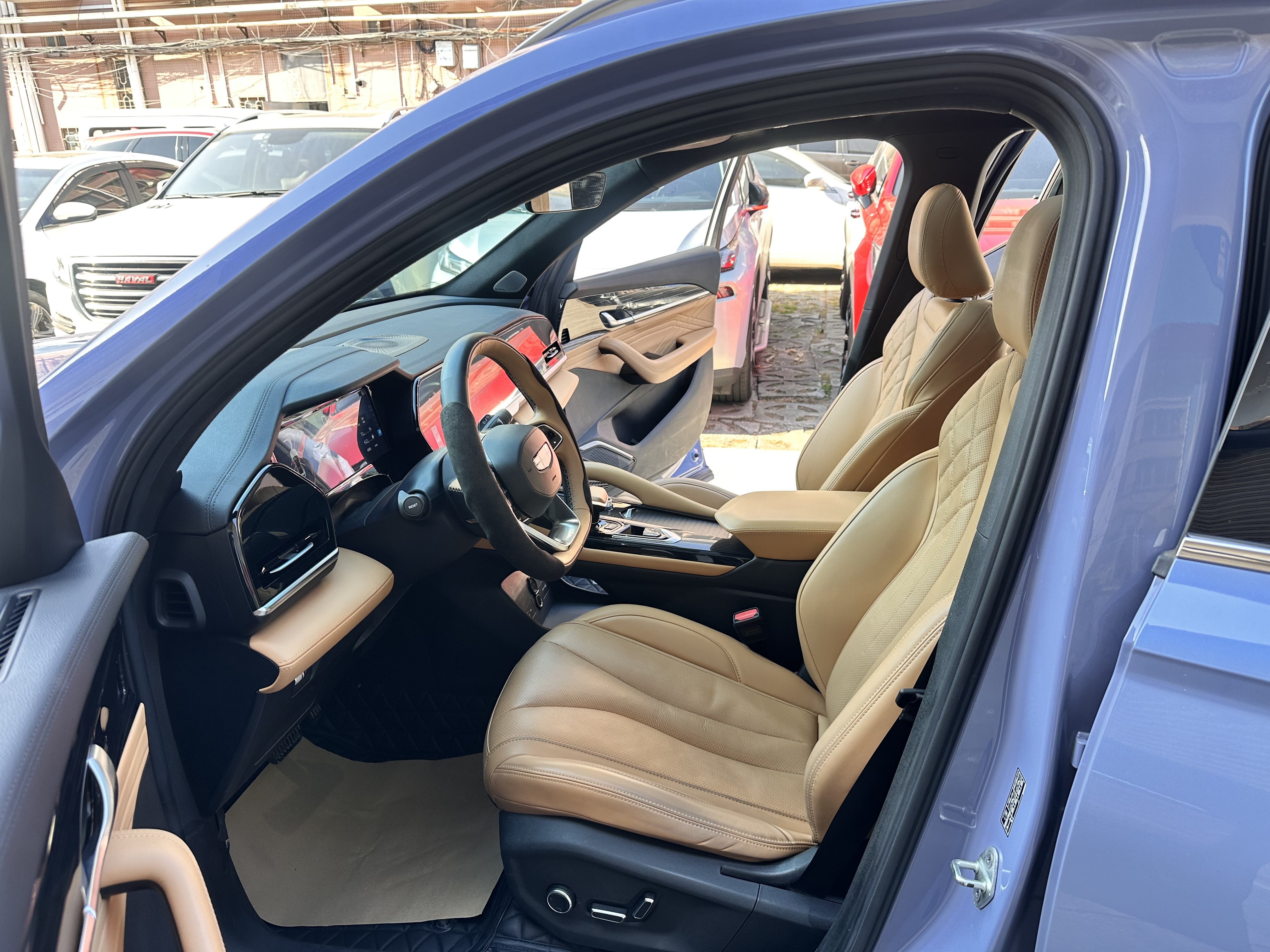 GEELY Monjaro EREV 2023 #8 GEELY Monjaro EREV 2023 car image #8