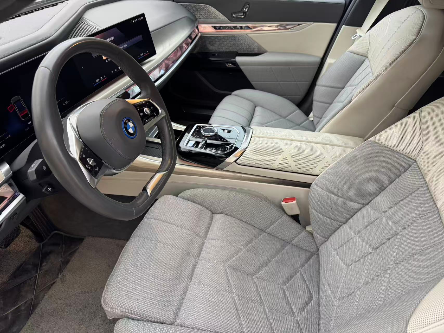 BMW i7 2023 изображение автомобиля #8