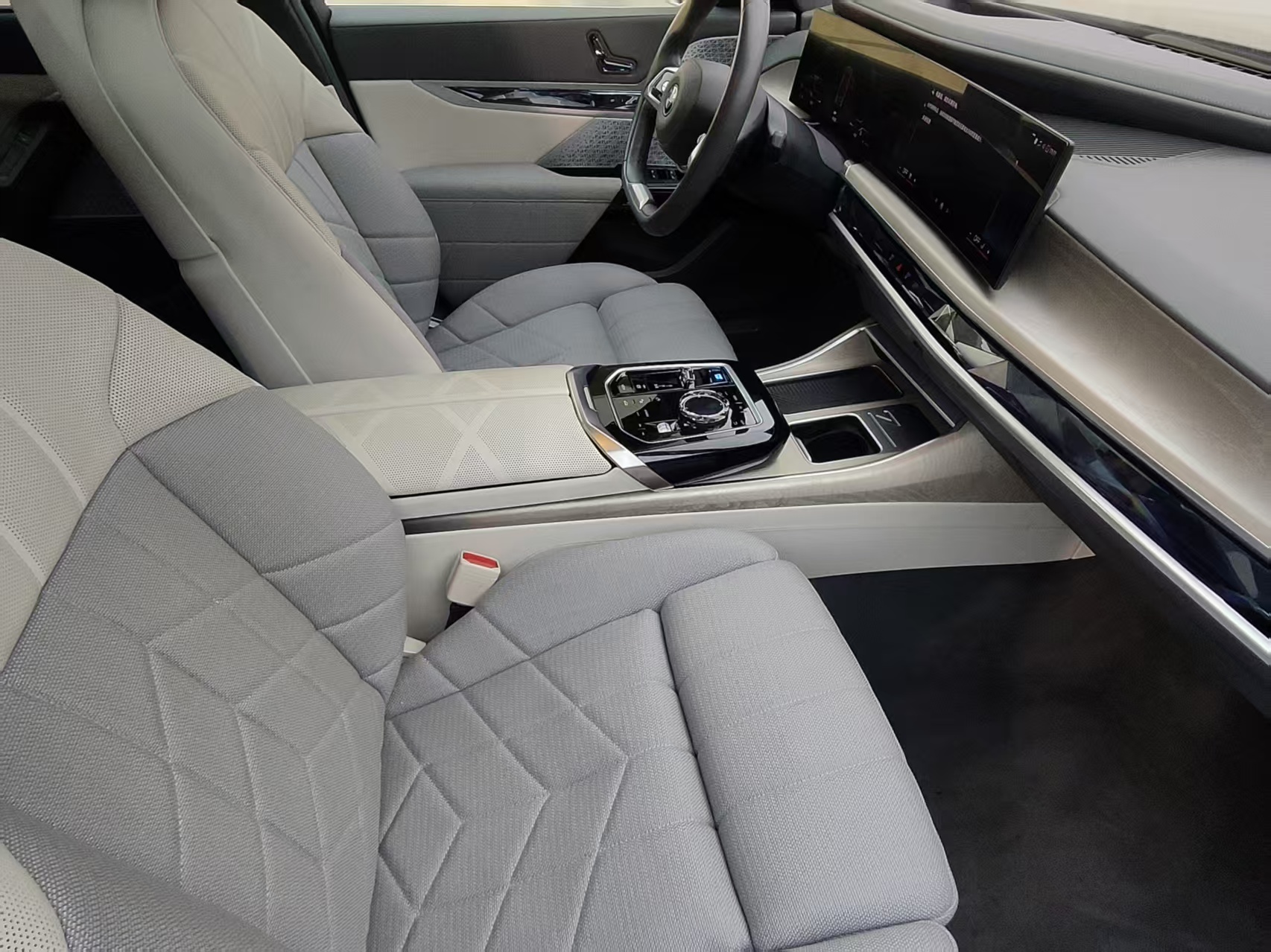 BMW i7 2023 #8 BMW i7 2023 car image #8