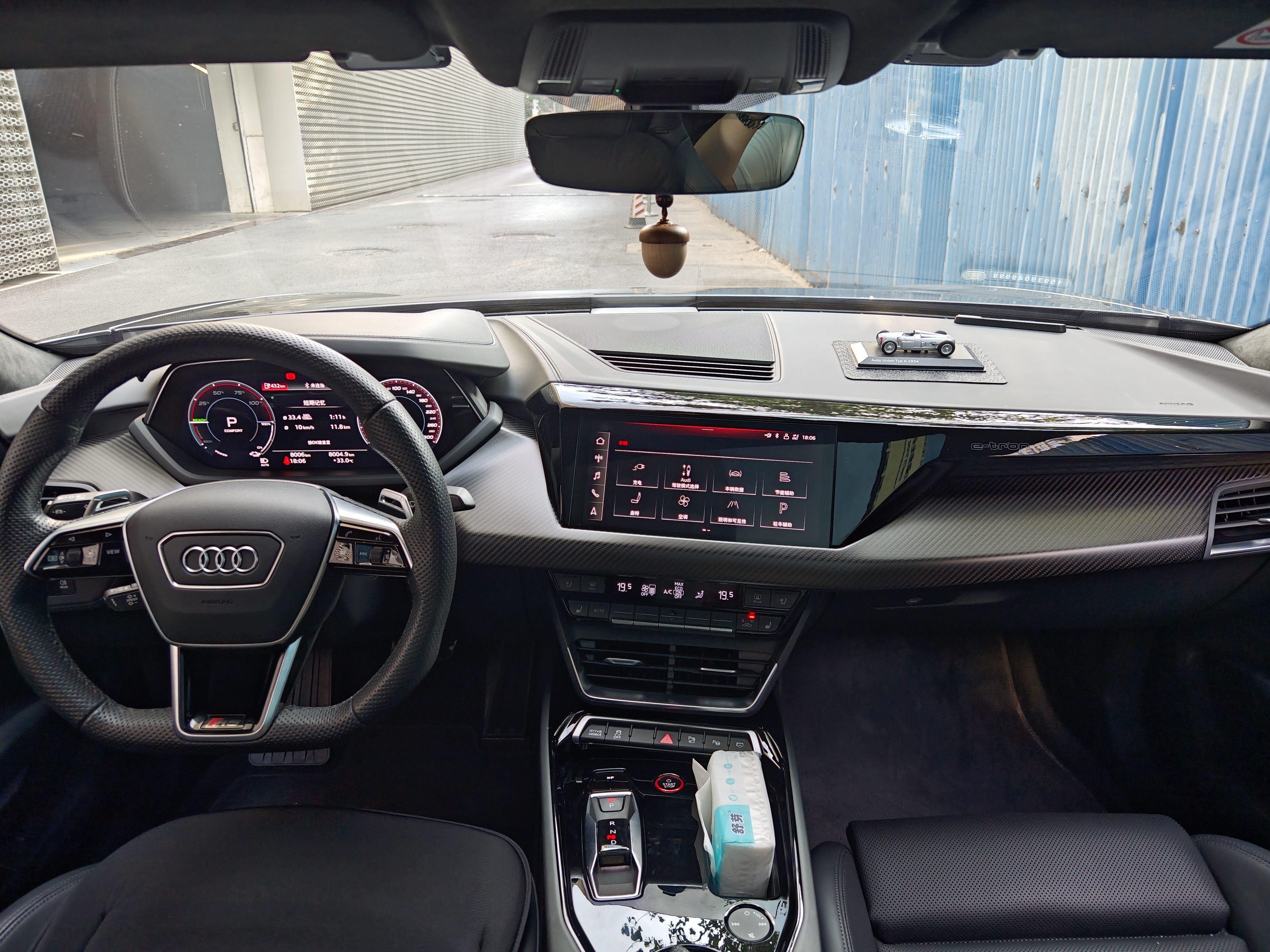 Audi RS e-tron GT 2024 car image #8