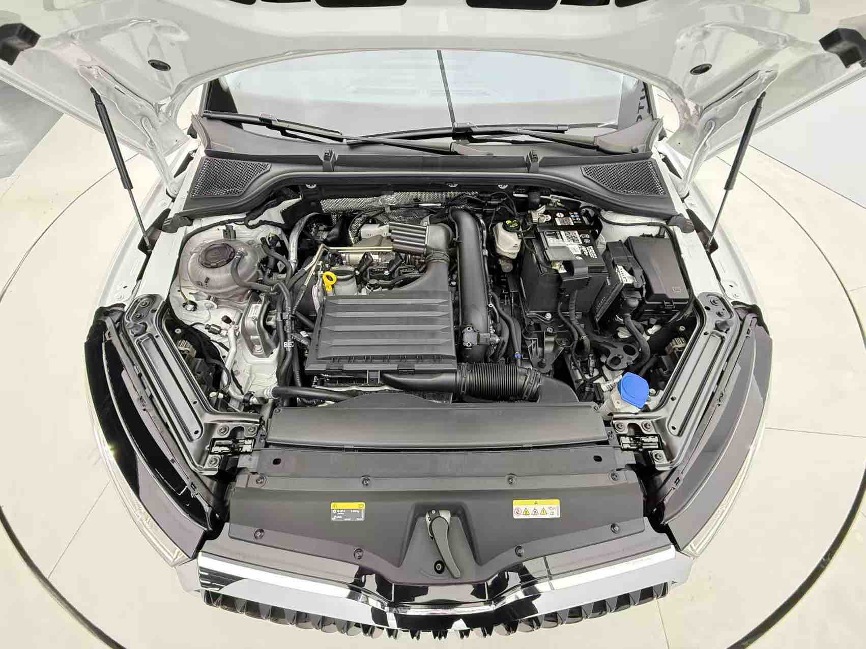 Skoda Octavia 2023 car image #8