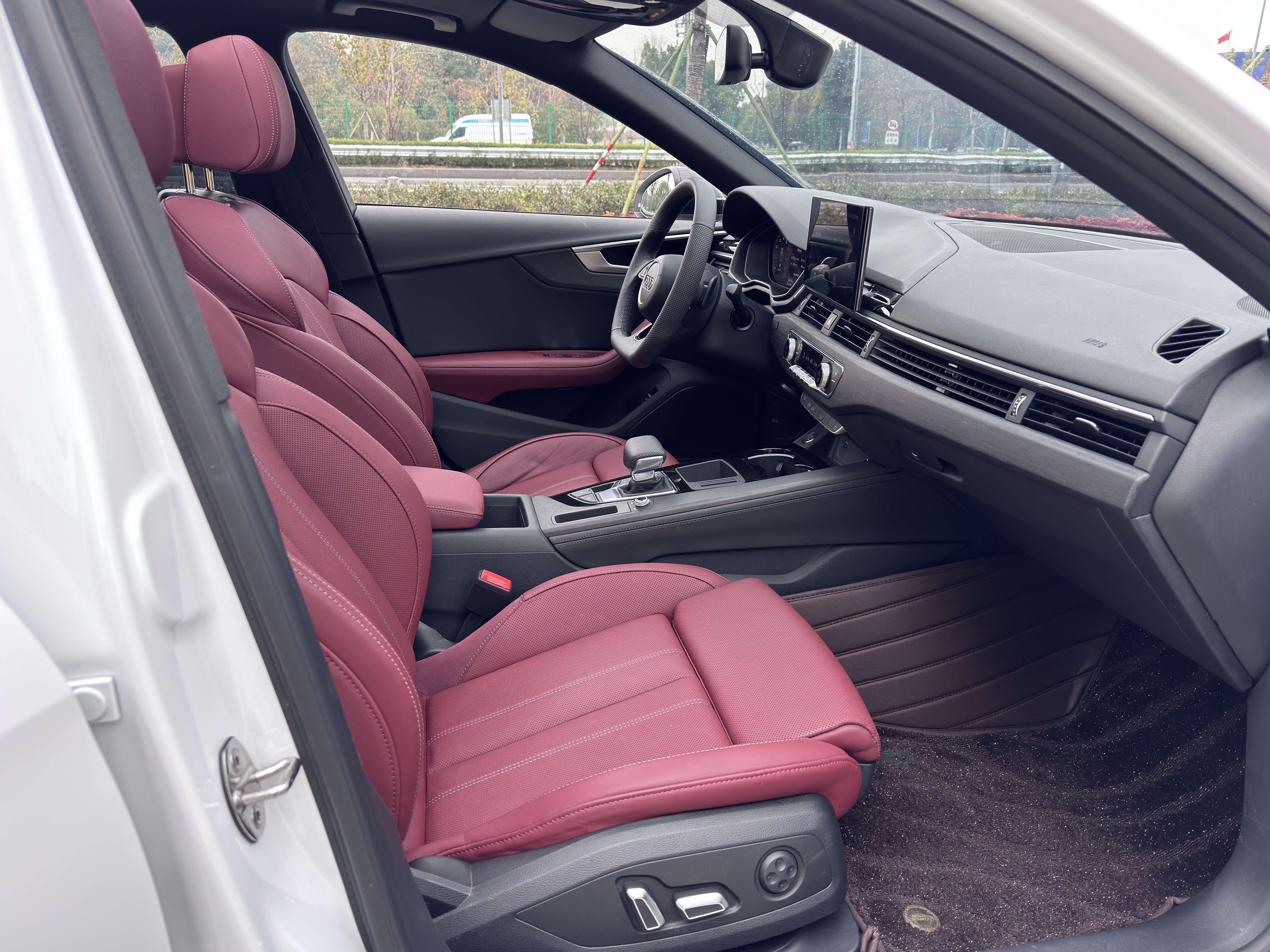 Audi A4L 2024 car image #8