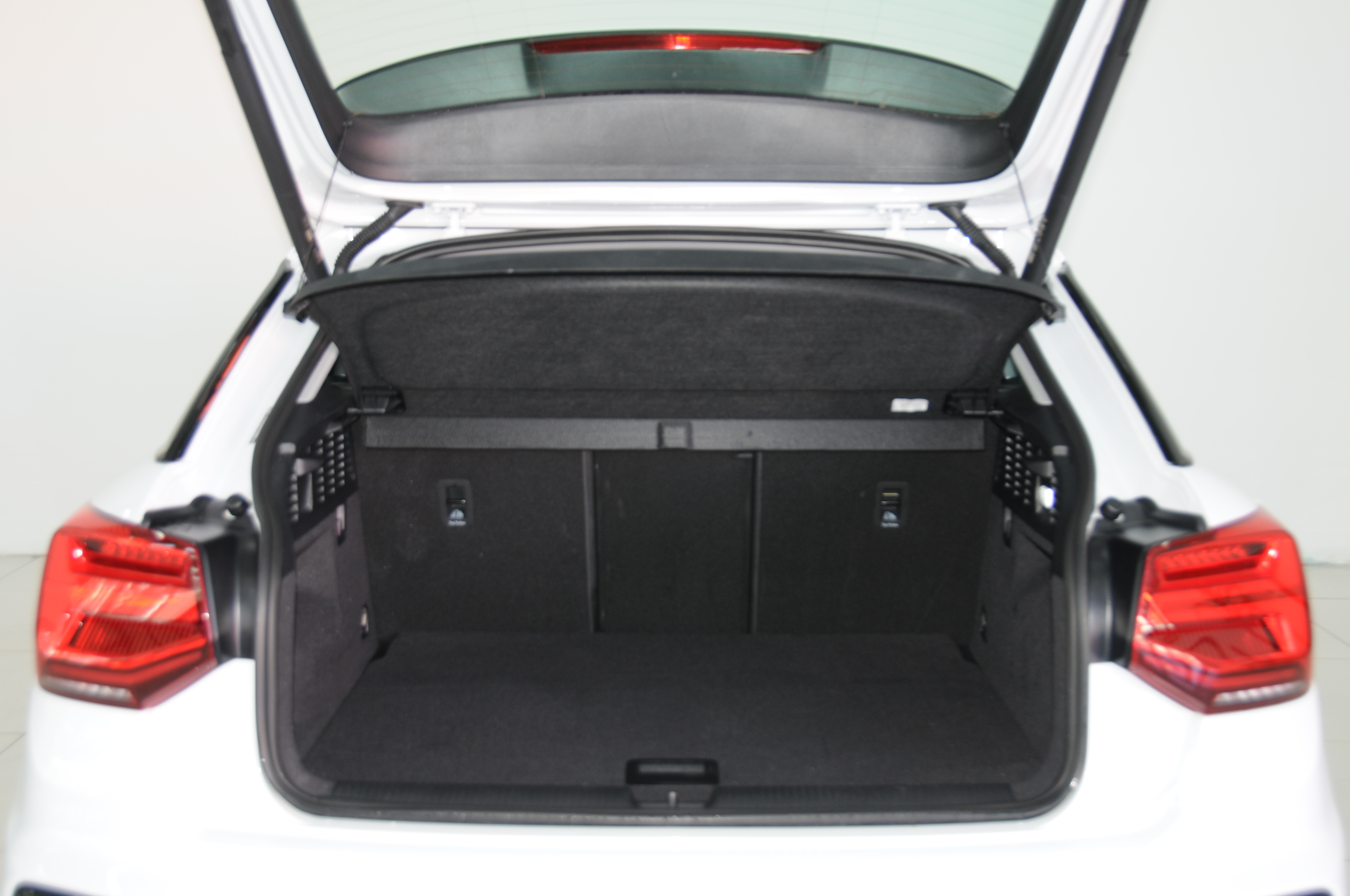 Q2L 2023 #8 Q2L 2023 immagine di auto #8