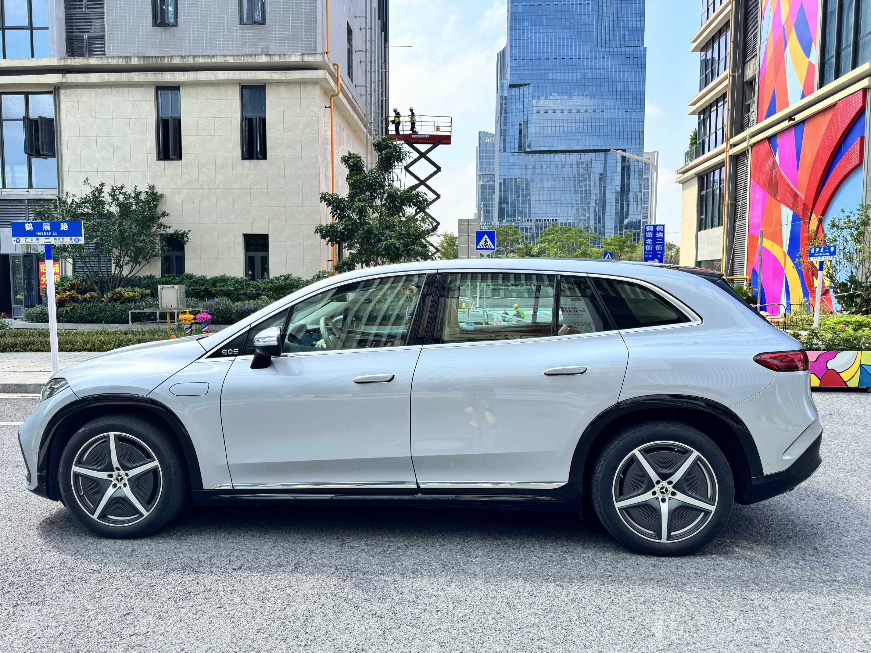 Mercedes-Benz EQS SUV 2023 car image #8