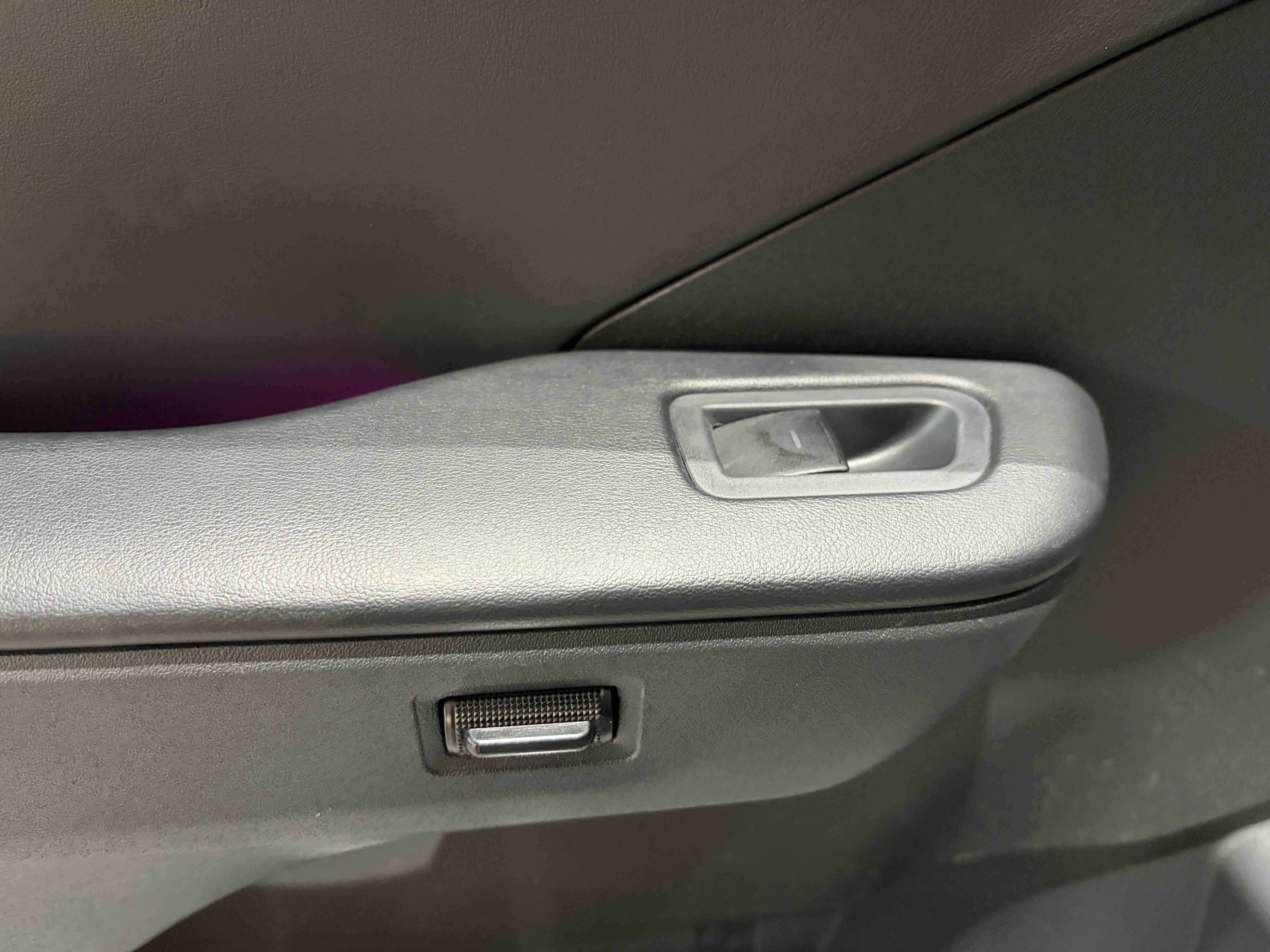 Toyota bZ3 2023 immagine di auto #8