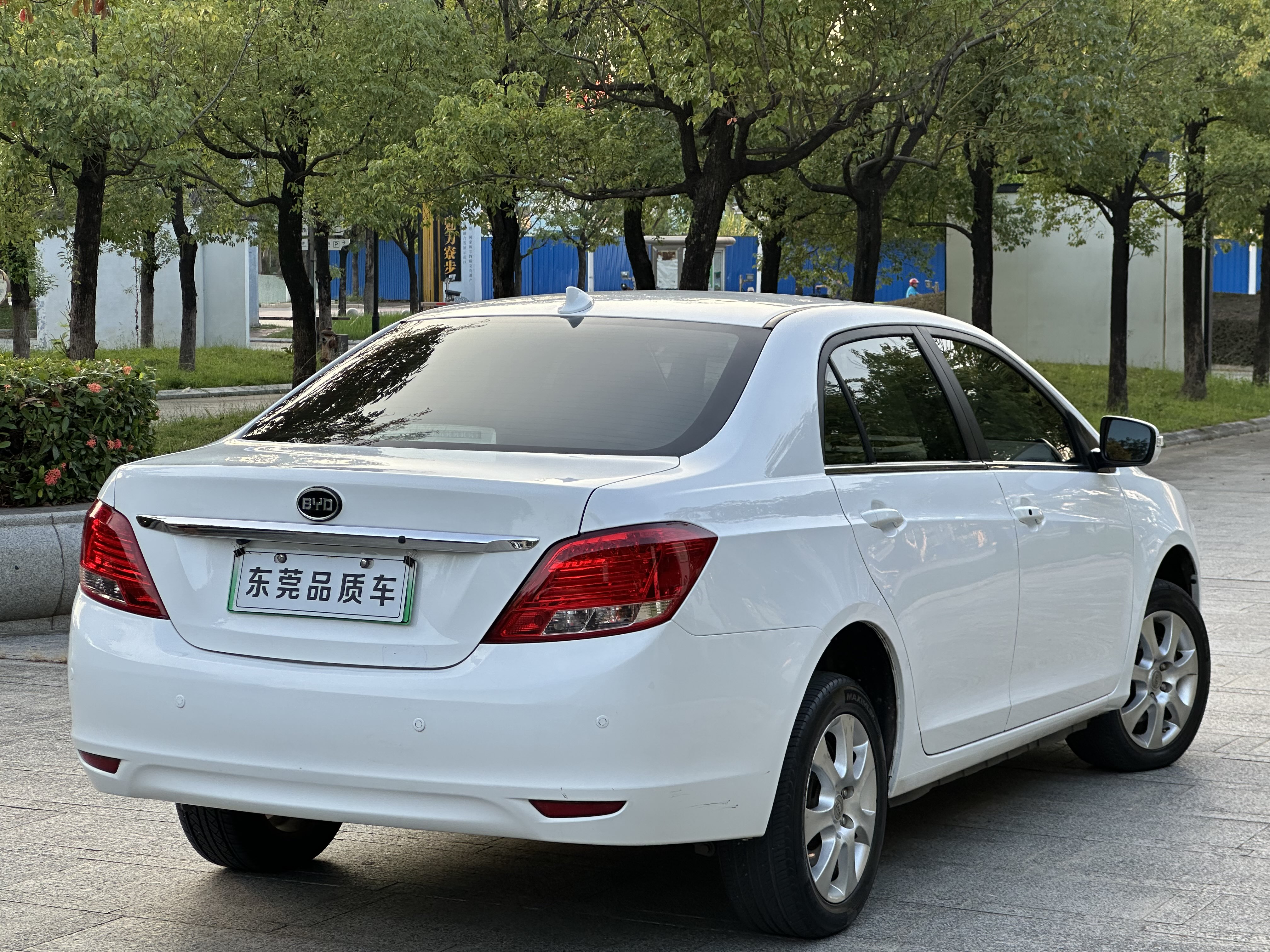 BYD G5 2017 #8 BYD G5 2017 car image #8