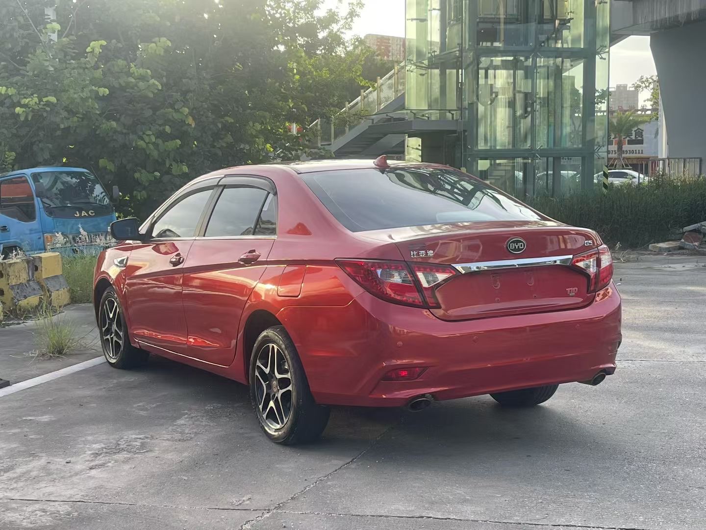 BYD G5 2016 immagine di auto #8