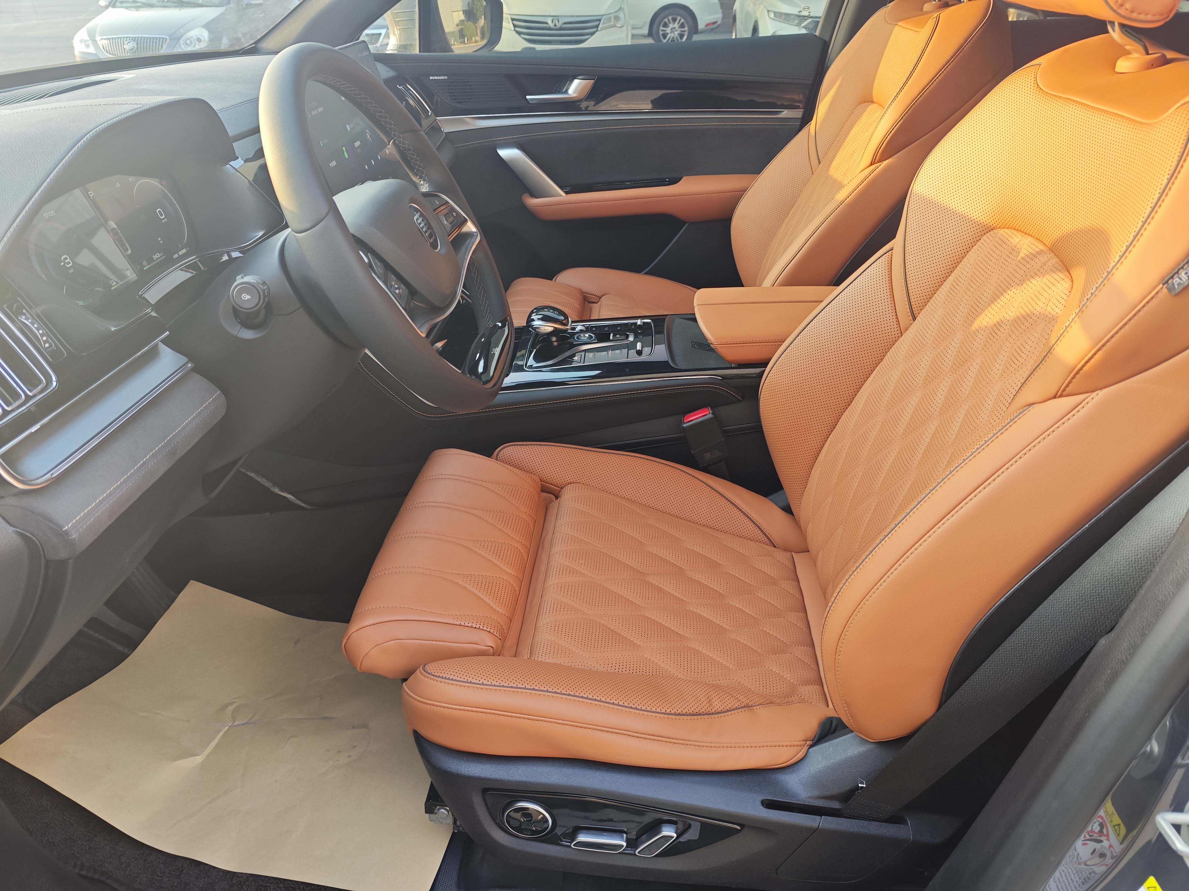 BYD Tang New Energy 2023 immagine di auto #8