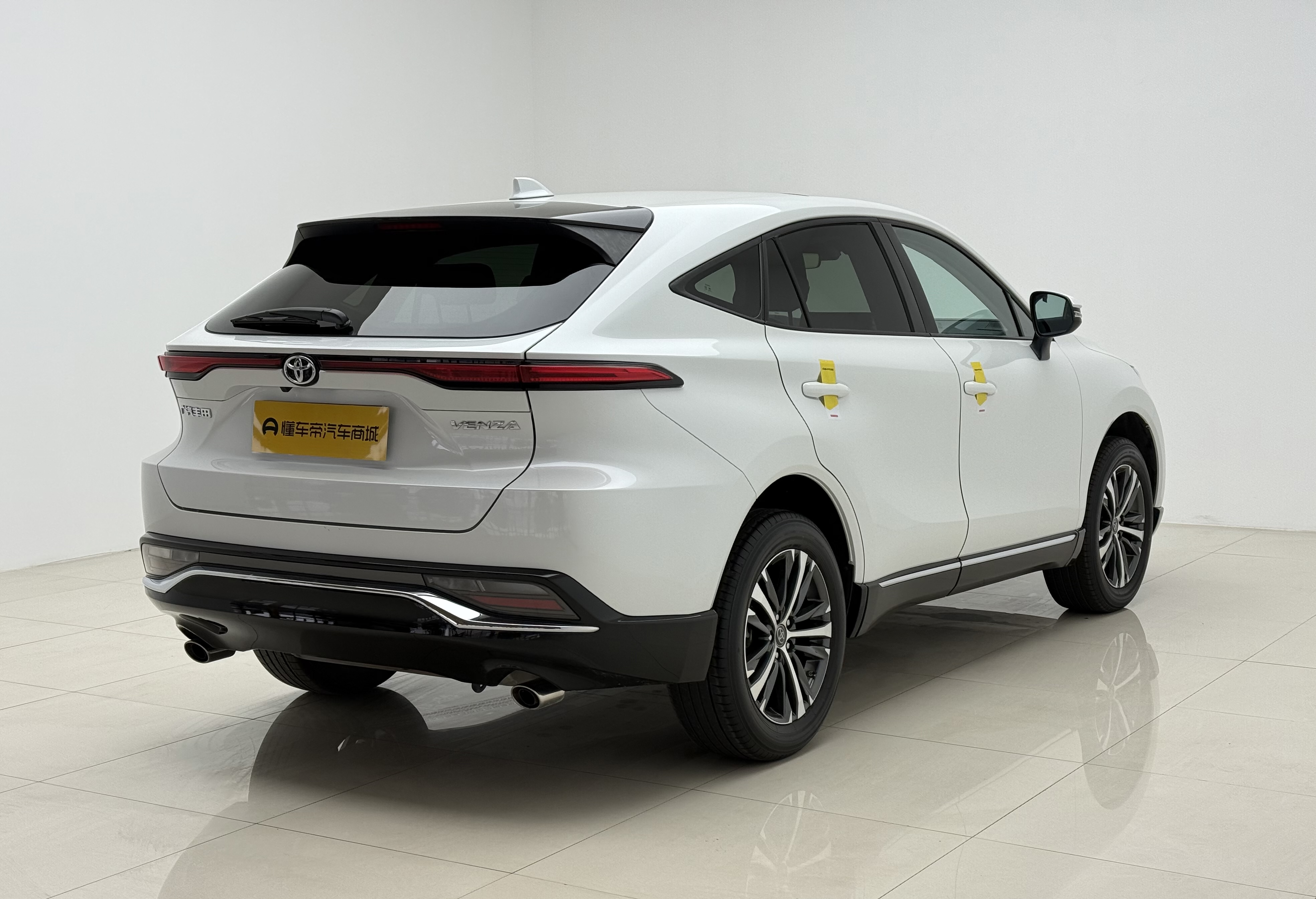 Toyota Venza 2024 صورة سيارة #8