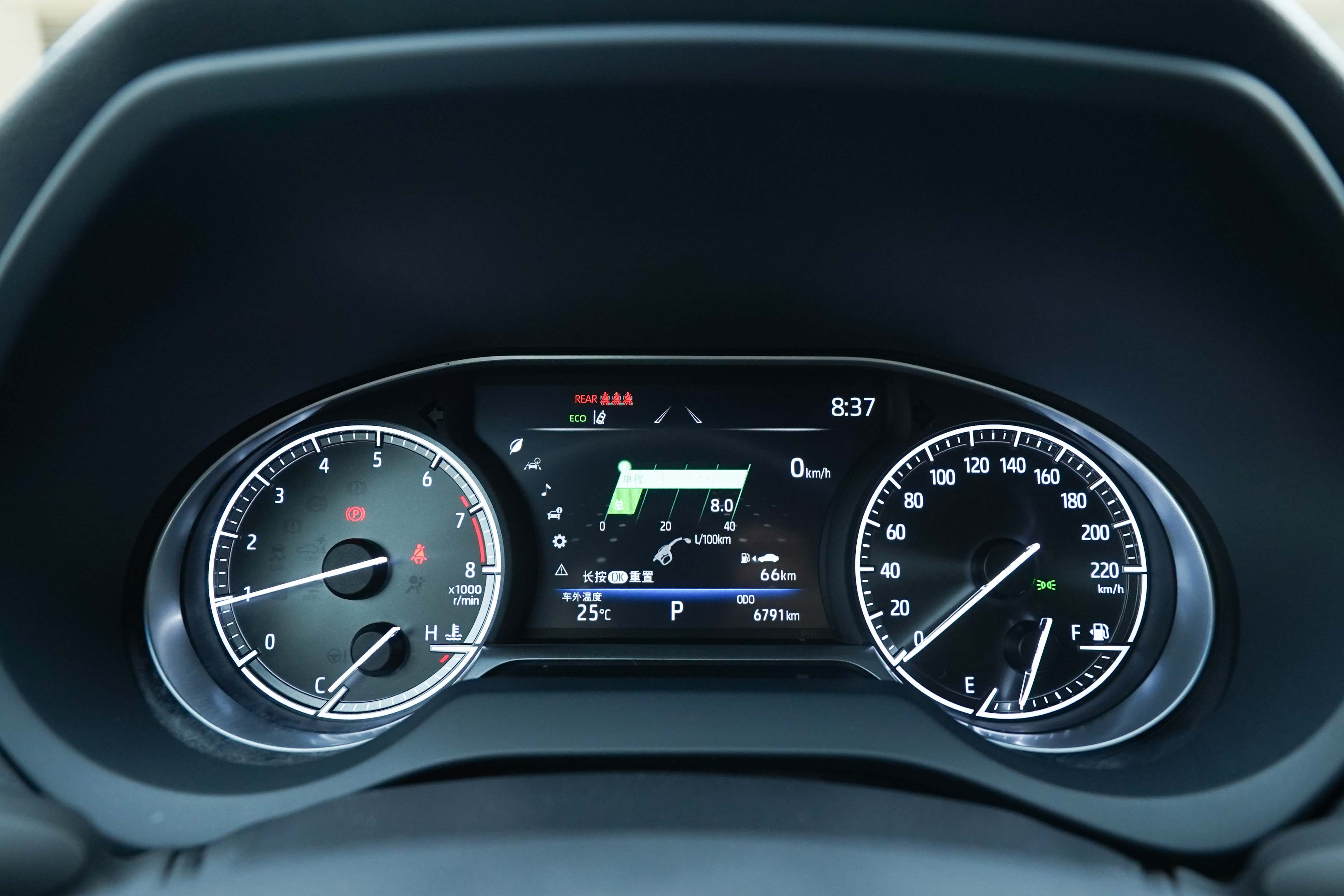 Toyota Venza 2024 صورة سيارة #8