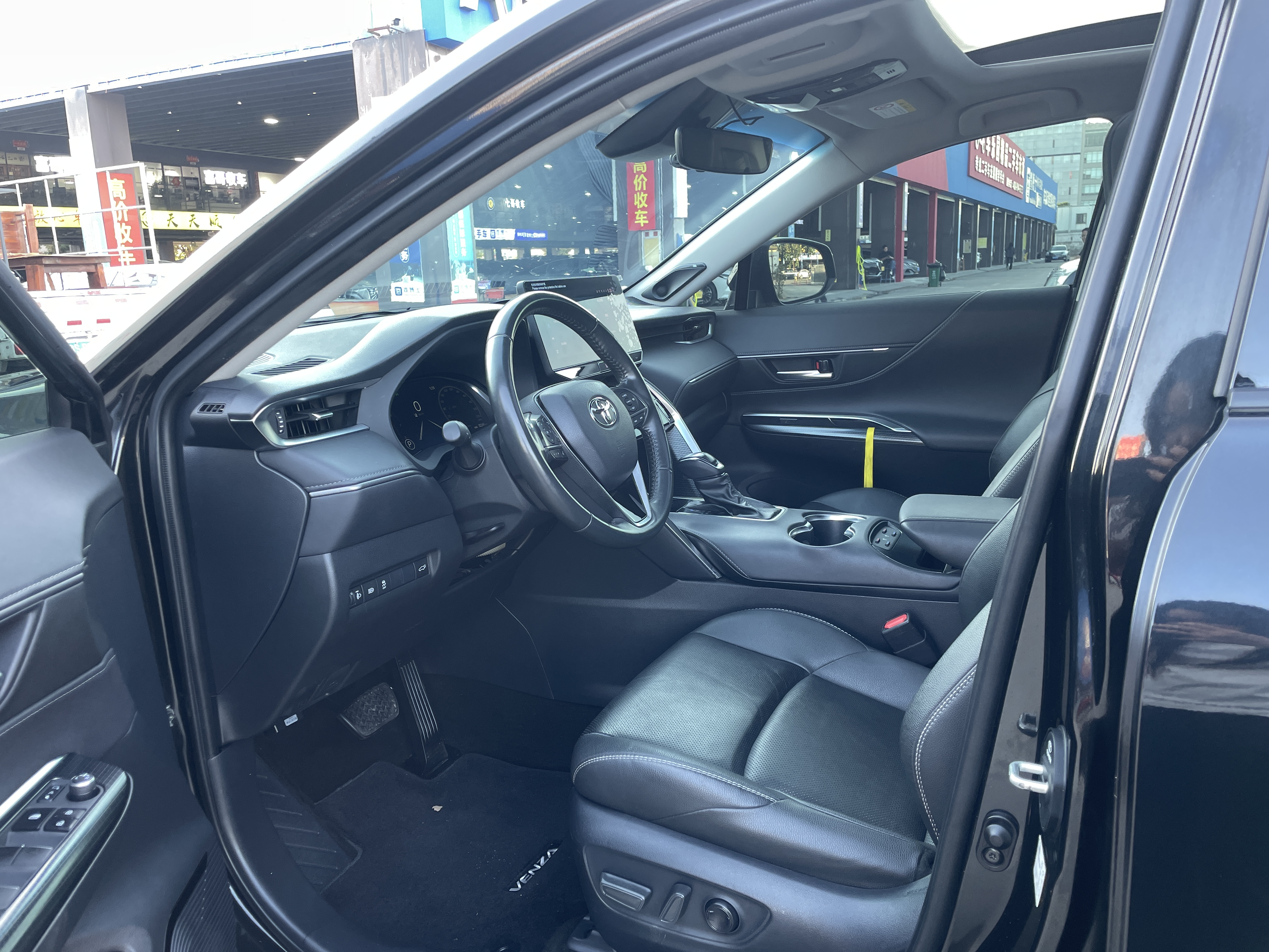 Toyota Venza 2024 car image #8